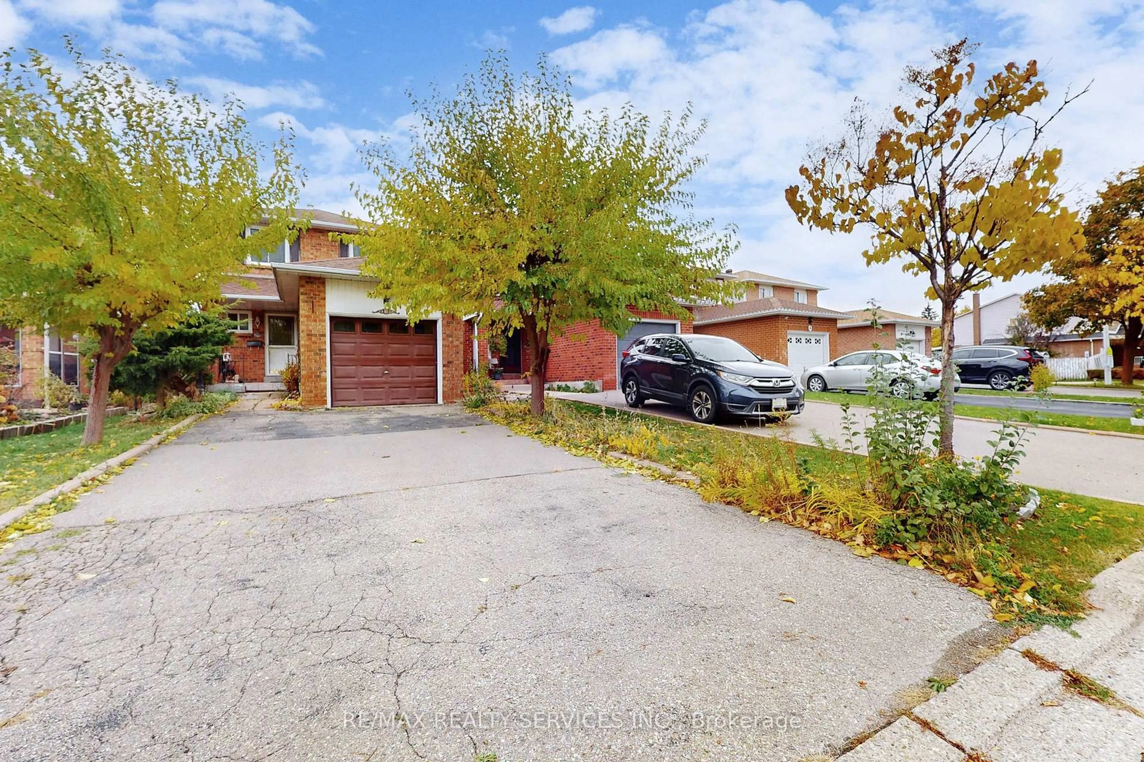 Unknown for 8 Stephensen Crt, Brampton Ontario L6V 3X8