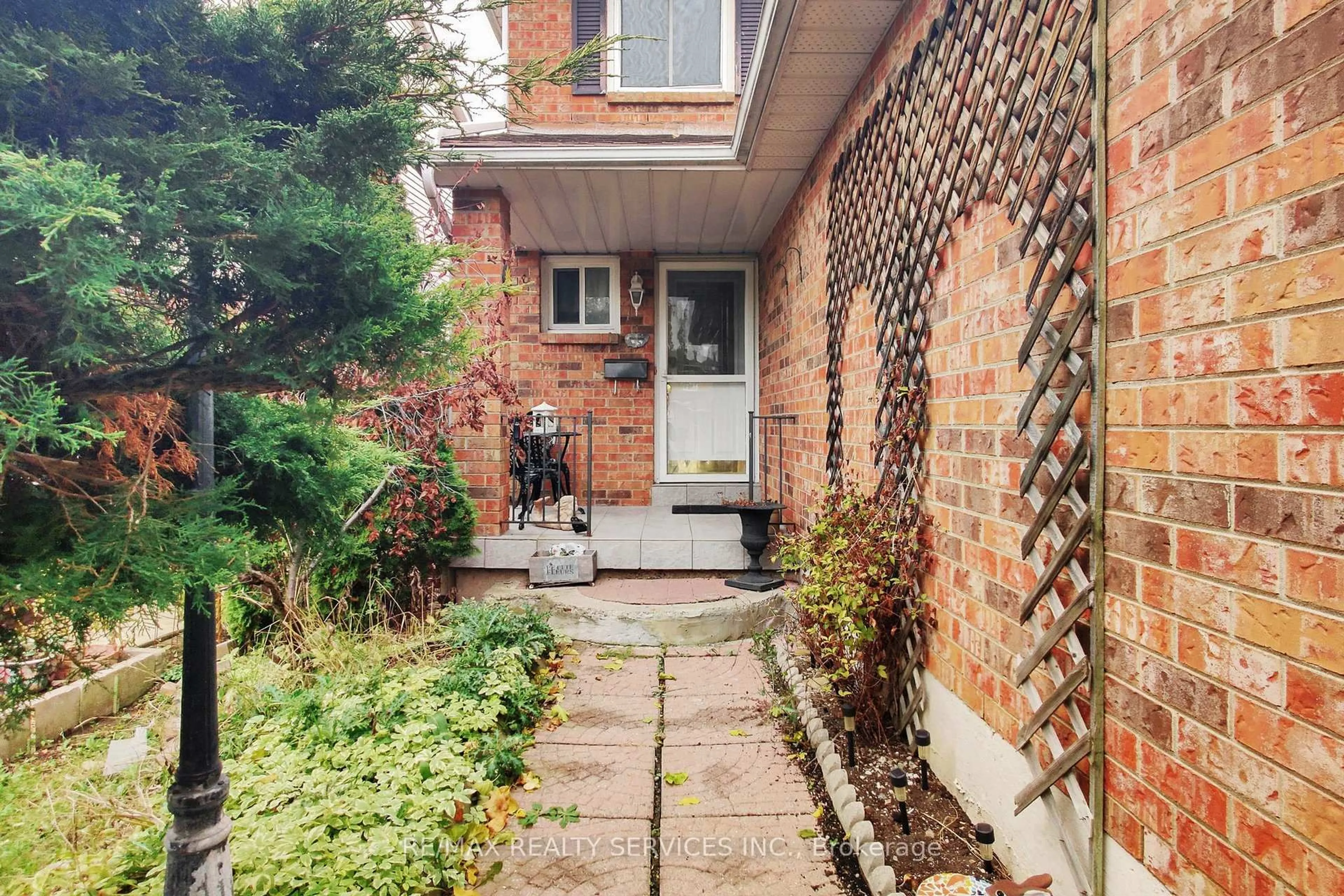 Unknown for 8 Stephensen Crt, Brampton Ontario L6V 3X8