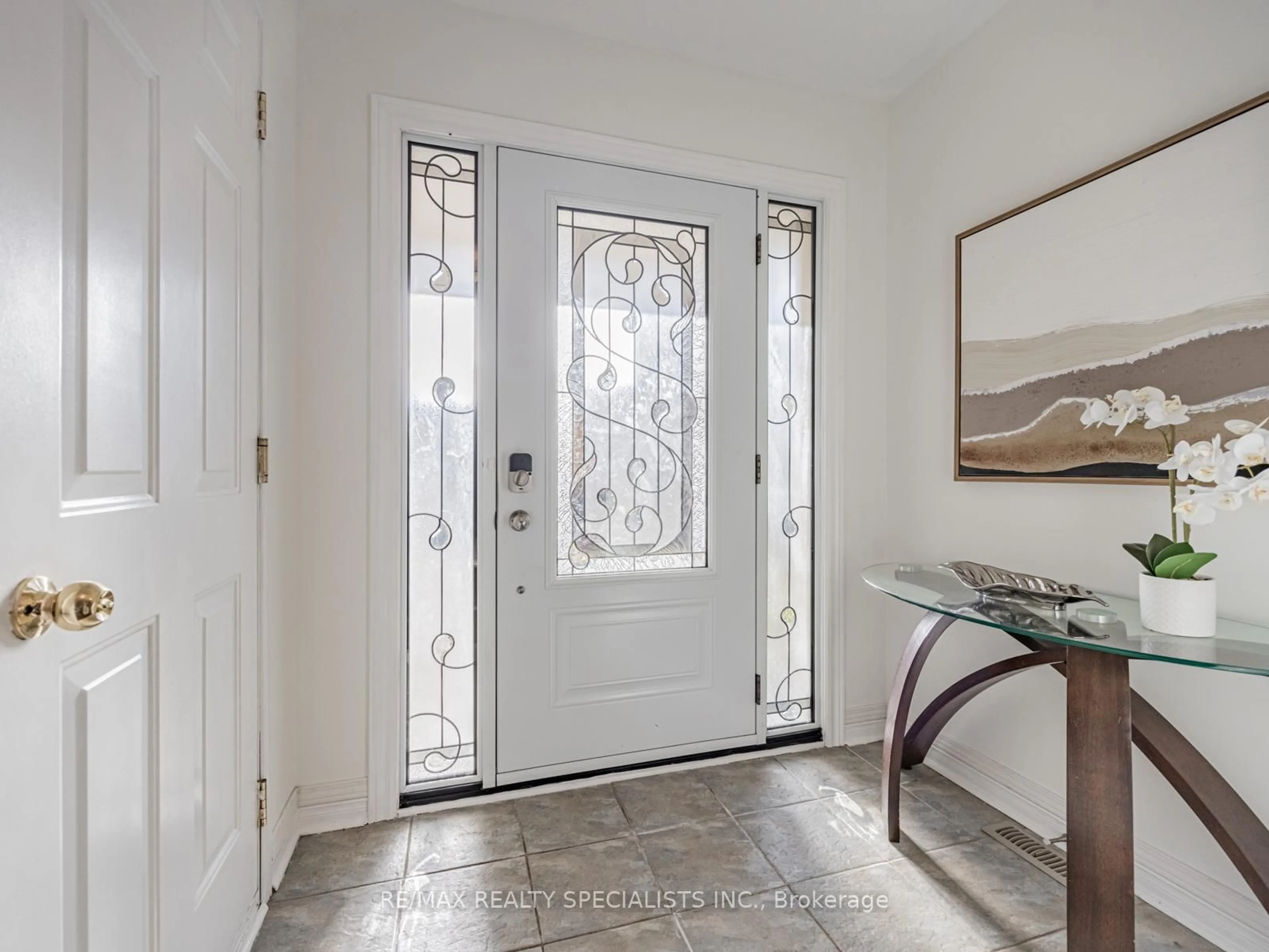 Indoor entryway for 30 Baha Cres, Brampton Ontario L7A 2J3