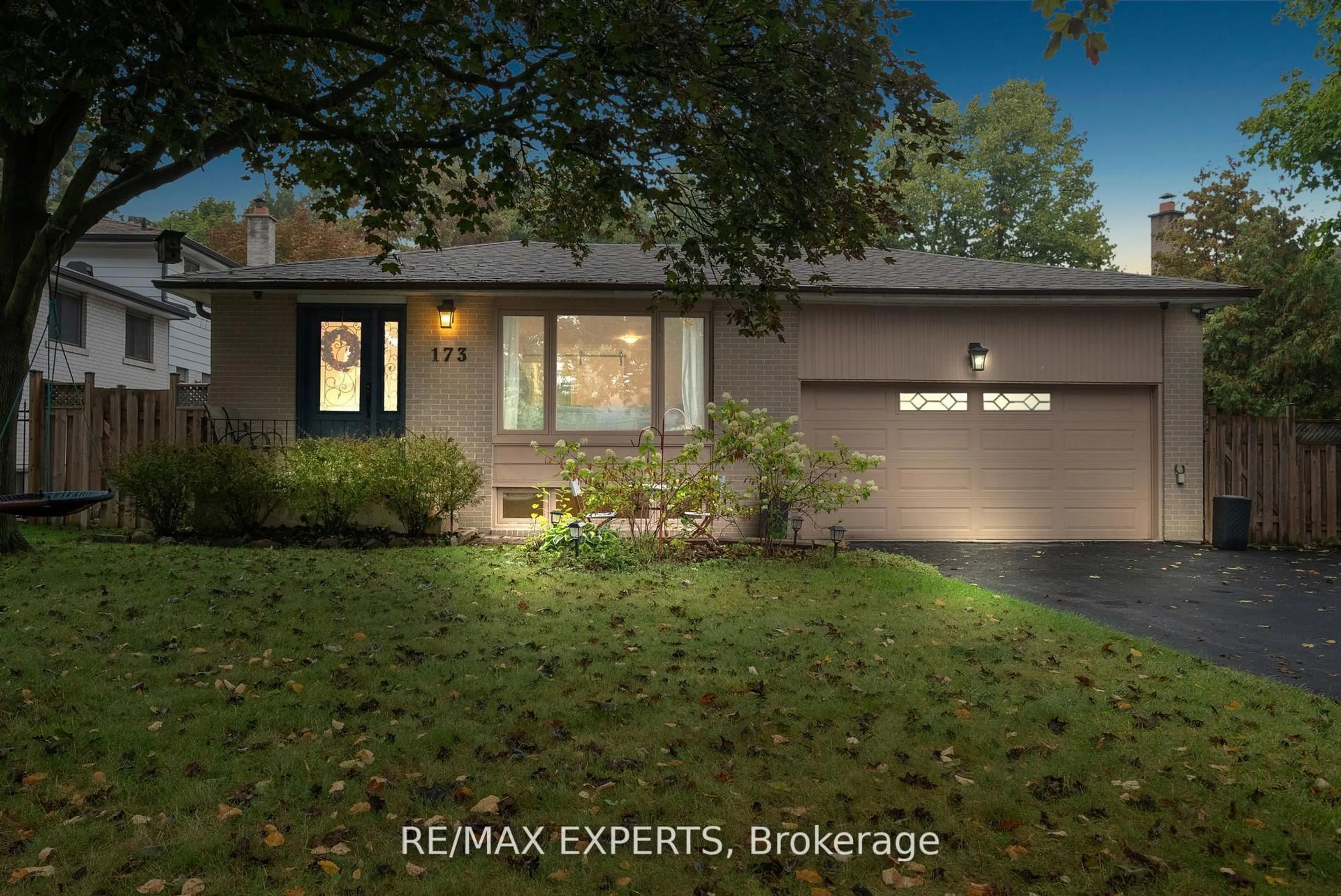 Home with brick exterior material, street for 173 Kingsview Dr, Caledon Ontario L7E 3W8