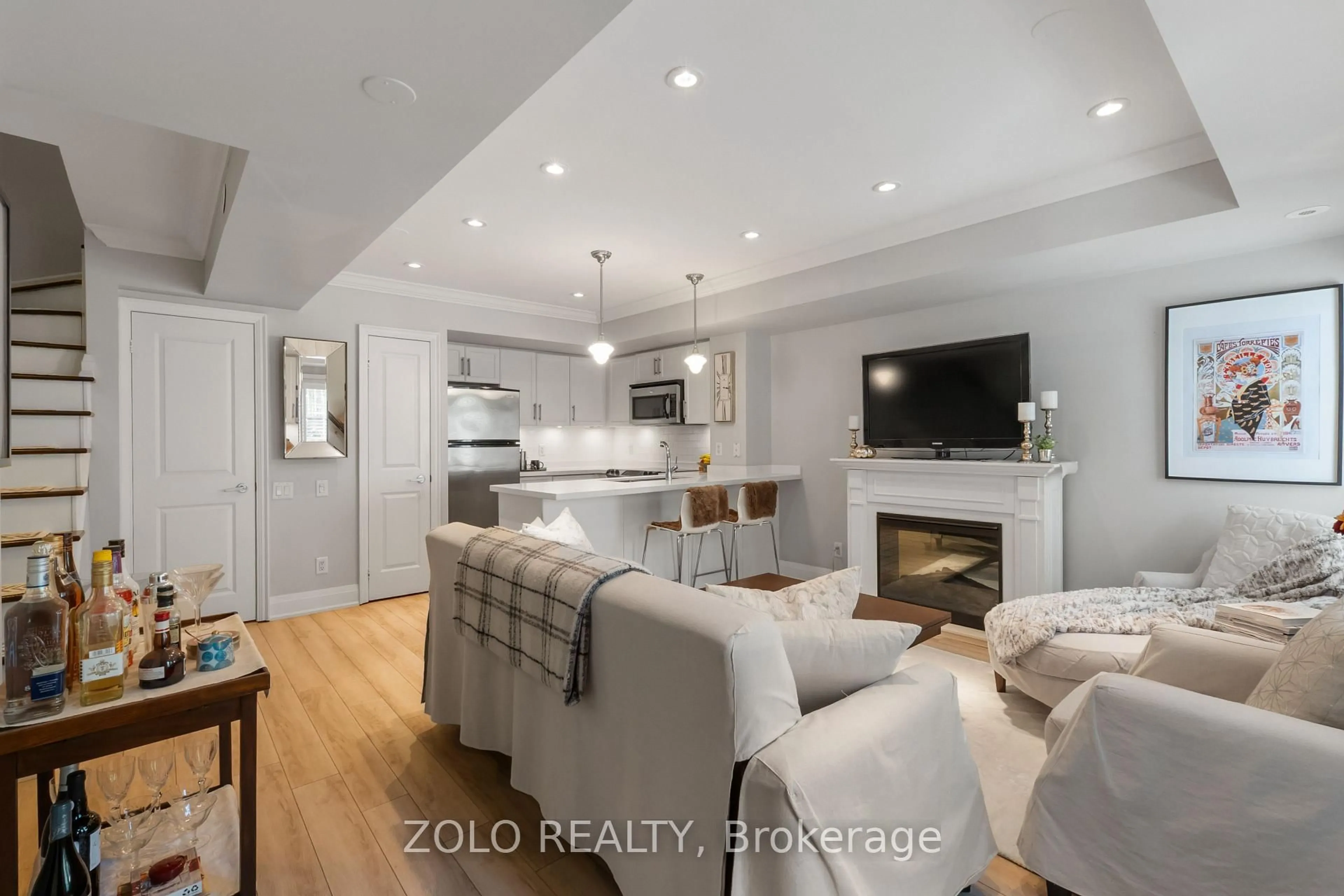 Unknown for 93 The Queensway #39, Toronto Ontario M6S 5A7