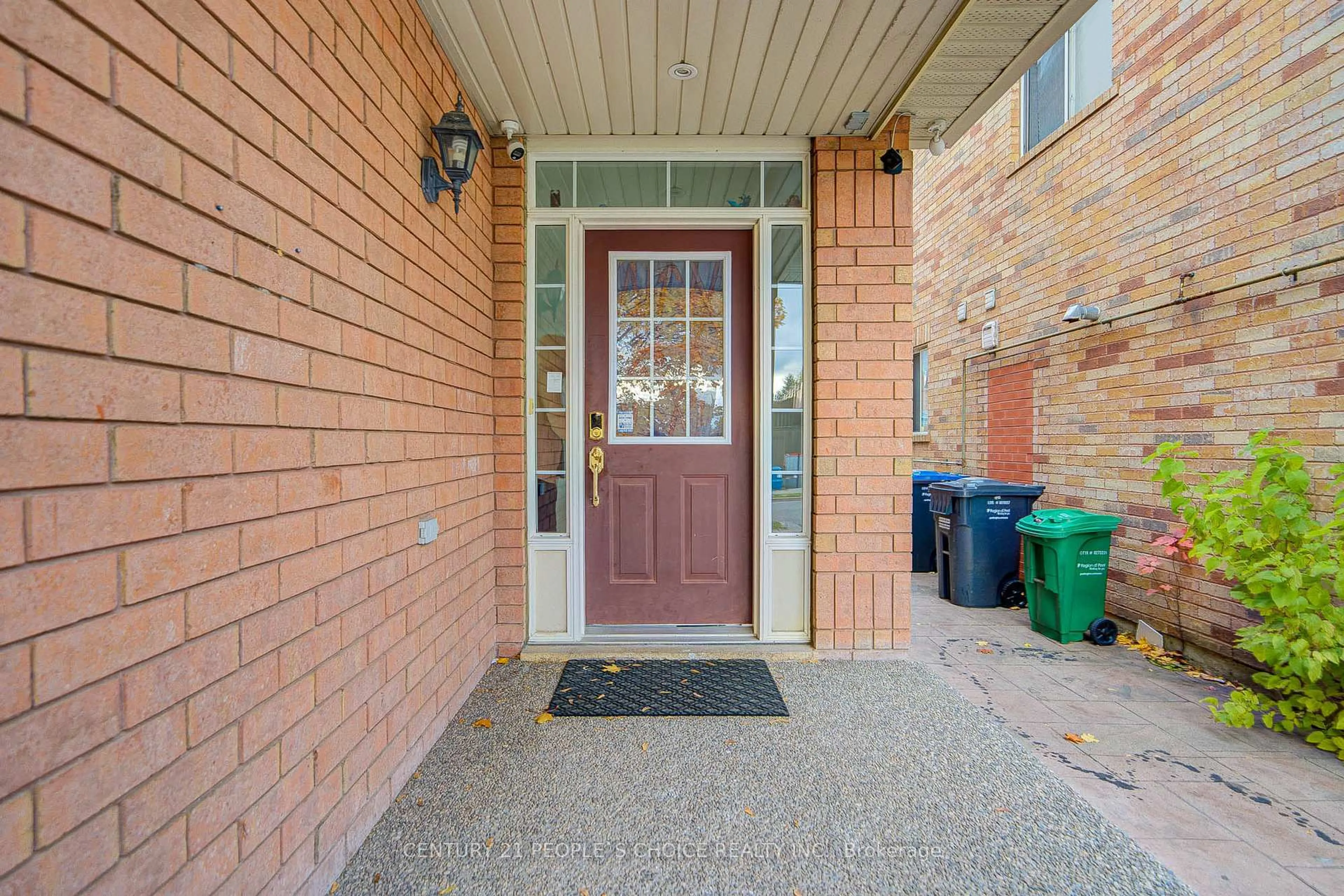 Indoor entryway for 25 Dwyer Dr, Brampton Ontario L6S 6L2