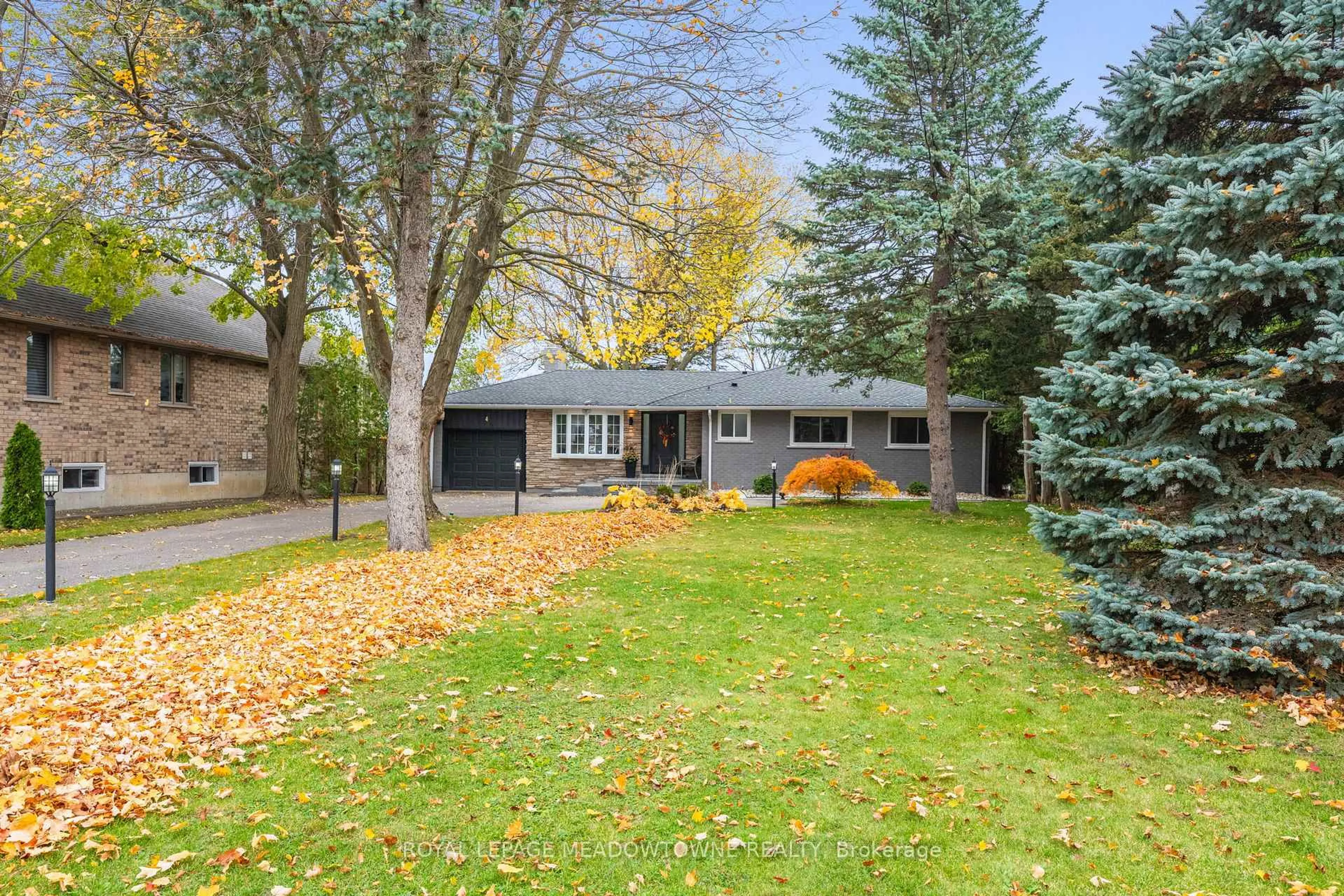 Unknown for 4 Chipper Crt, Halton Hills Ontario L7G 1L3