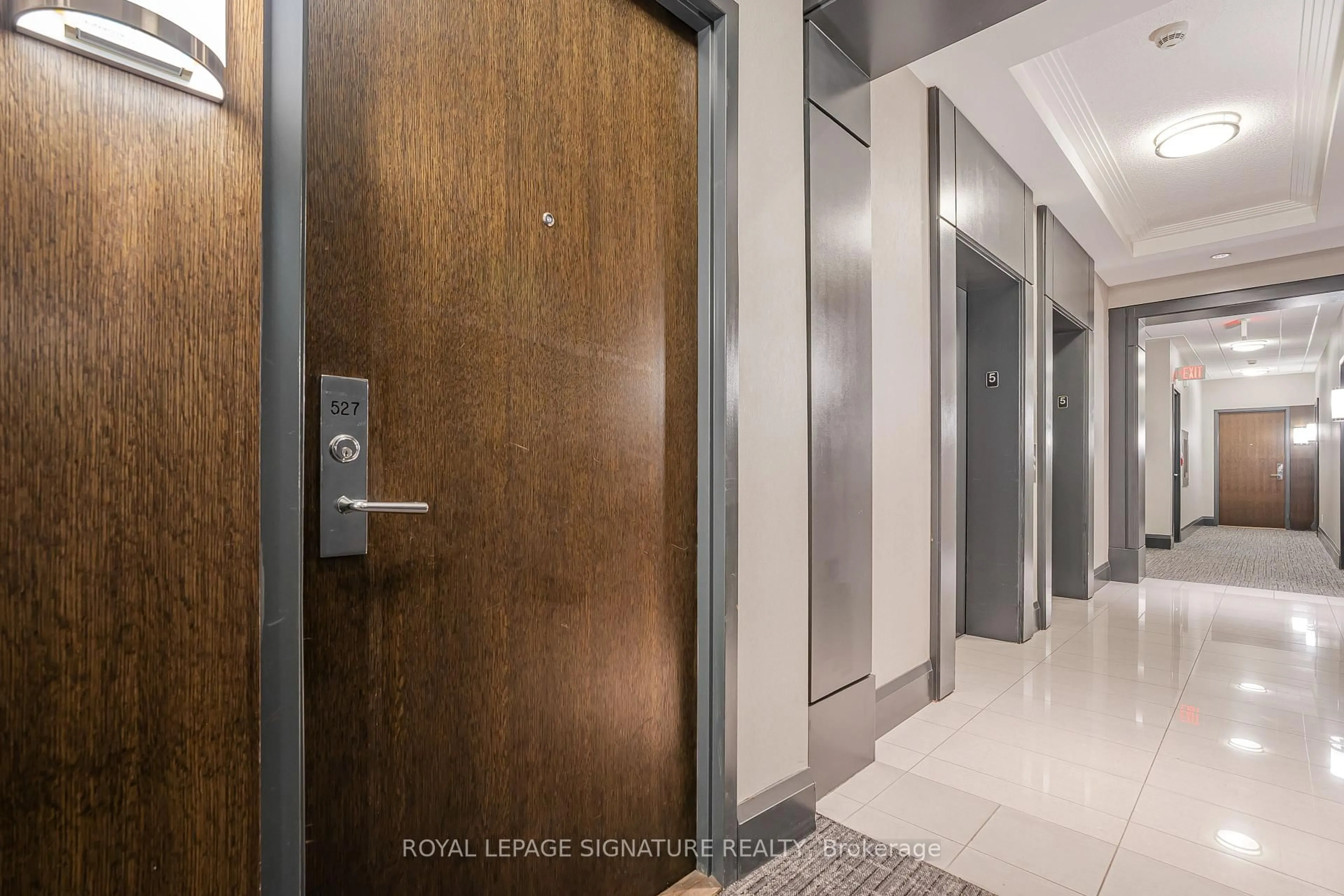 Indoor foyer for 1185 The Queensway #527, Toronto Ontario M8Z 0C6