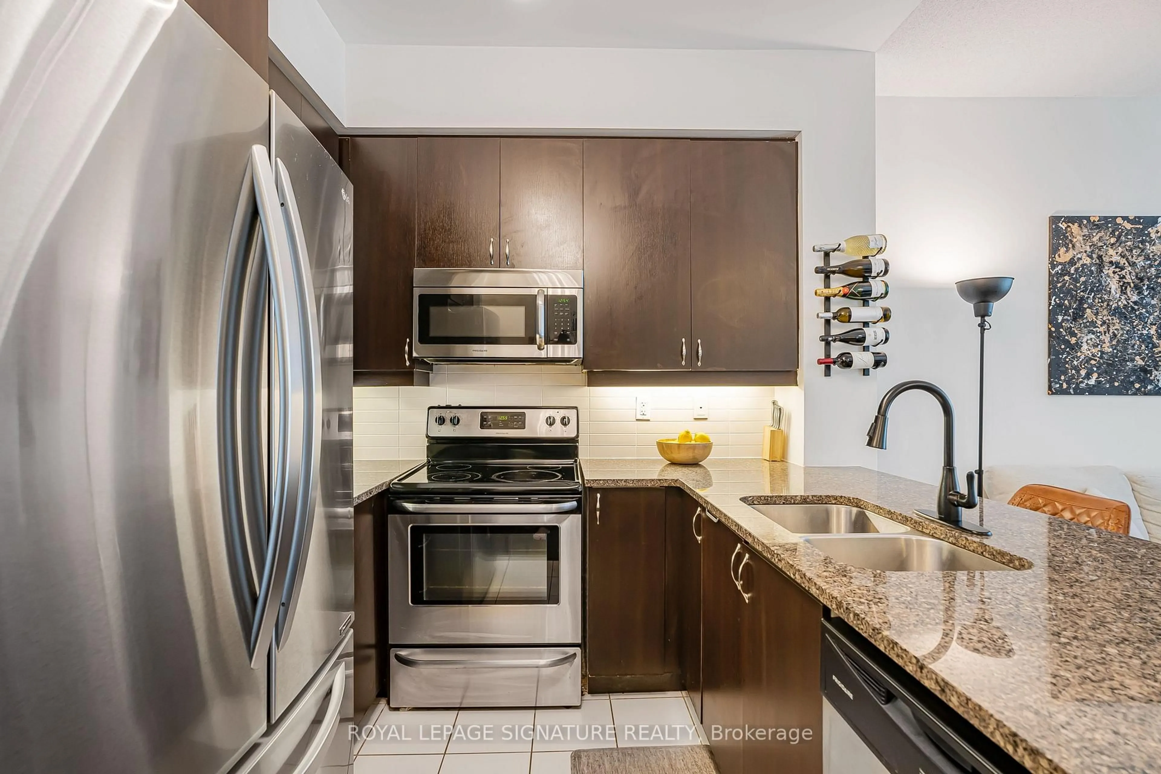 Standard kitchen, ceramic/tile floor for 1185 The Queensway #527, Toronto Ontario M8Z 0C6