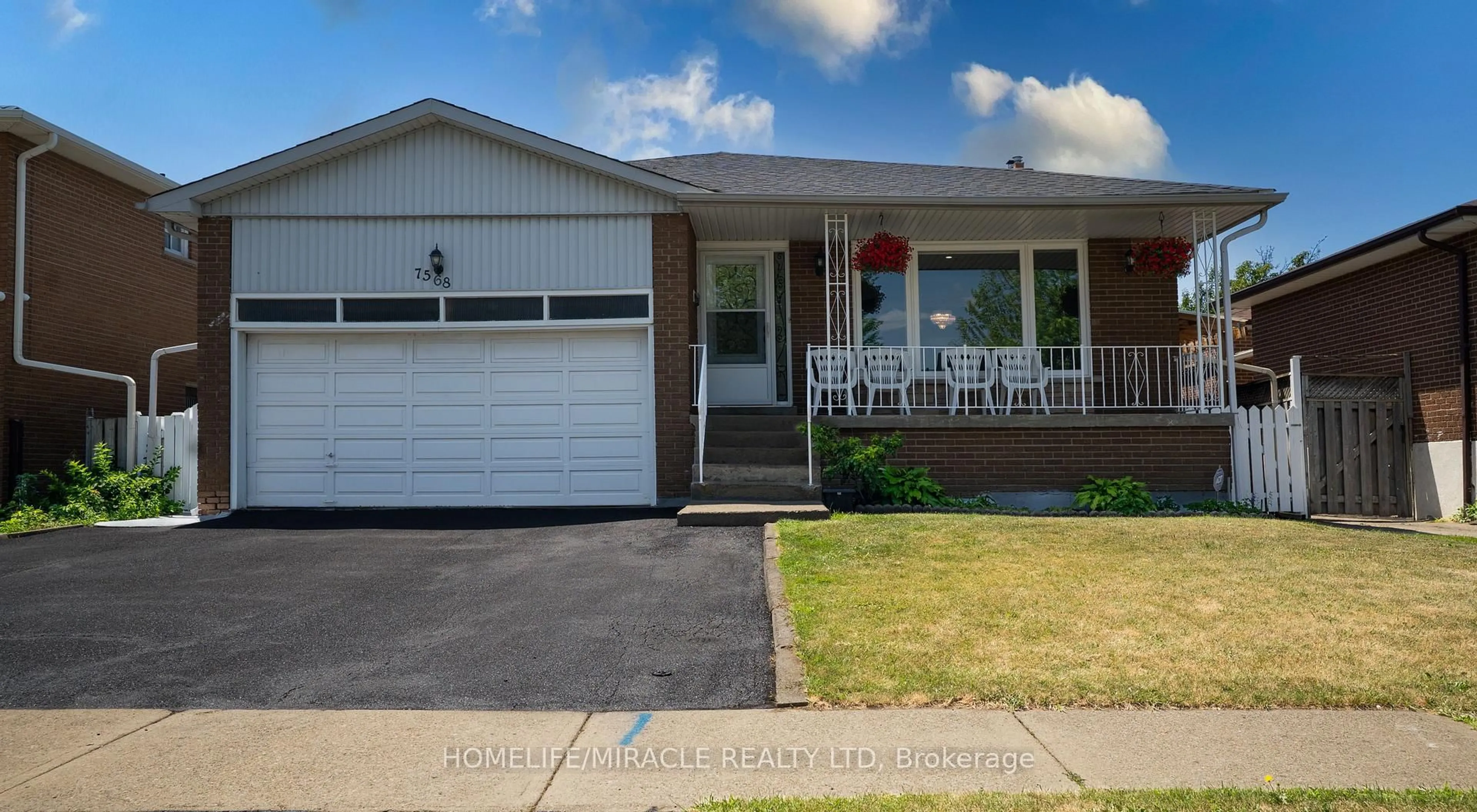 Home with vinyl exterior material, street for 7568 Middleshire Dr, Mississauga Ontario L4T 3S2