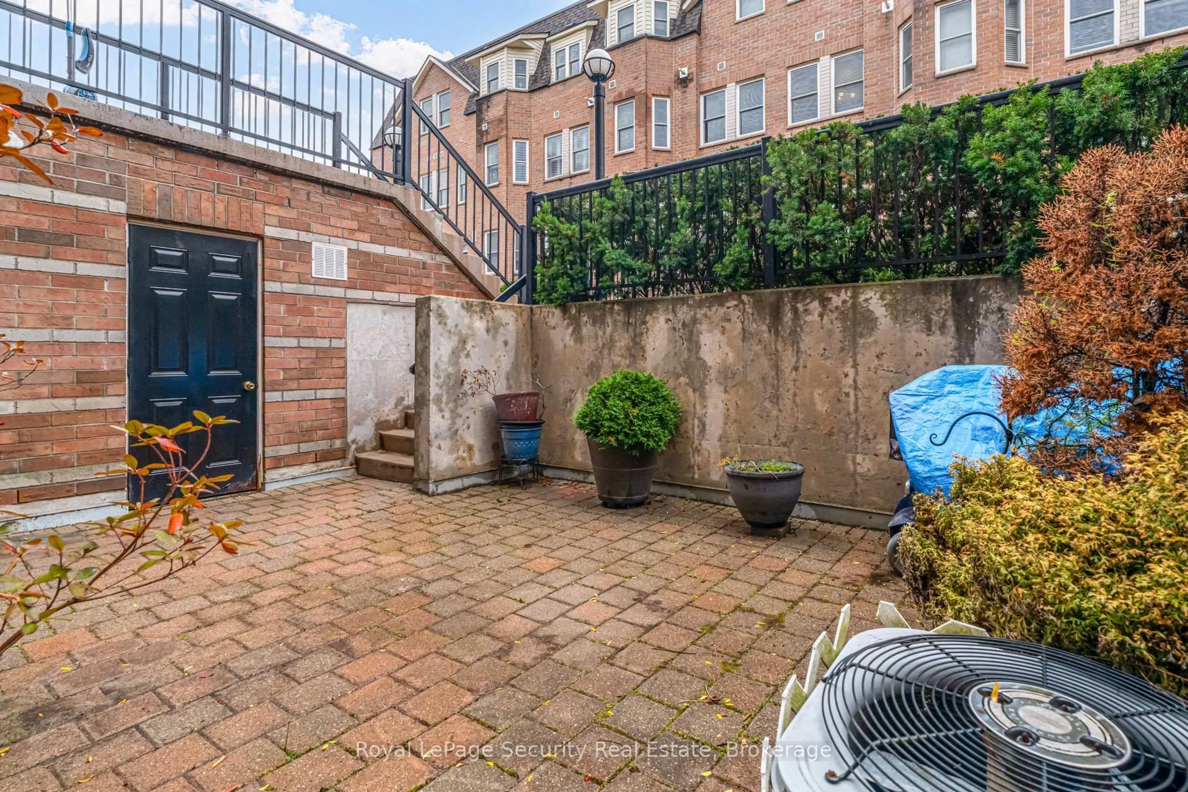 Patio, street for 760 Lawrence Ave #137, Toronto Ontario M6A 3E7