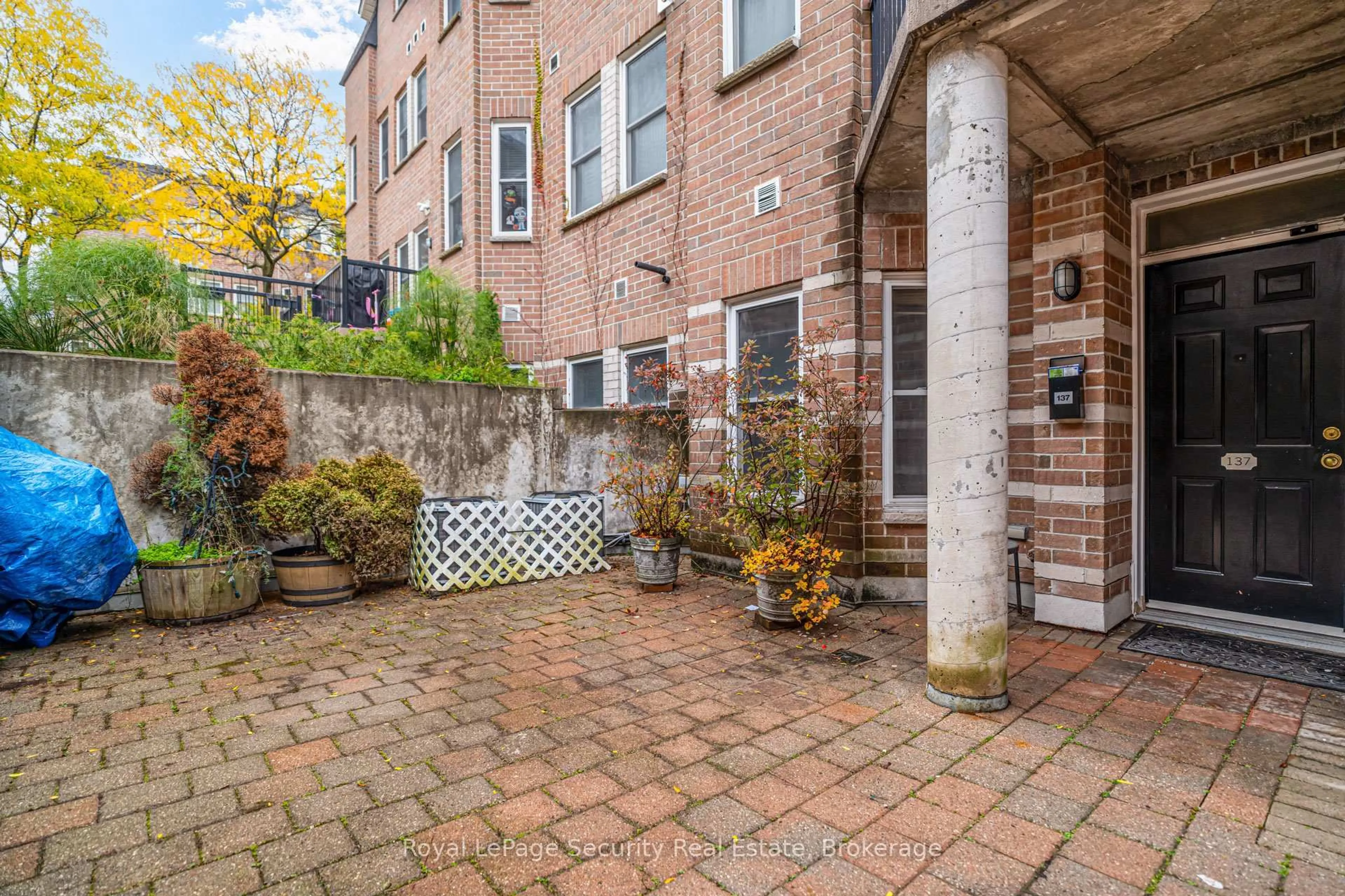 Patio, street for 760 Lawrence Ave #137, Toronto Ontario M6A 3E7