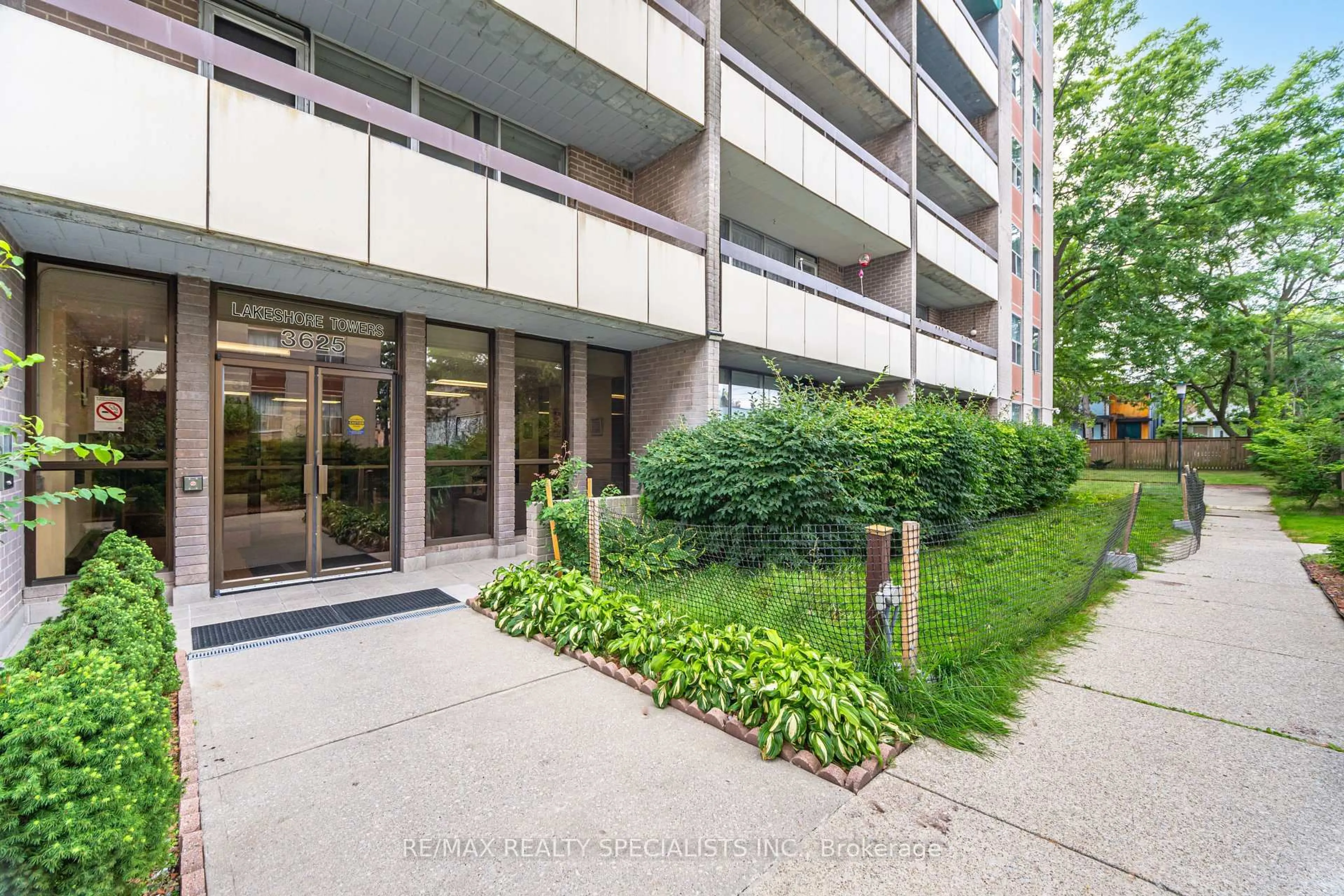 Unknown for 3625 Lake Shore Blvd #206, Toronto Ontario M8W 4W2