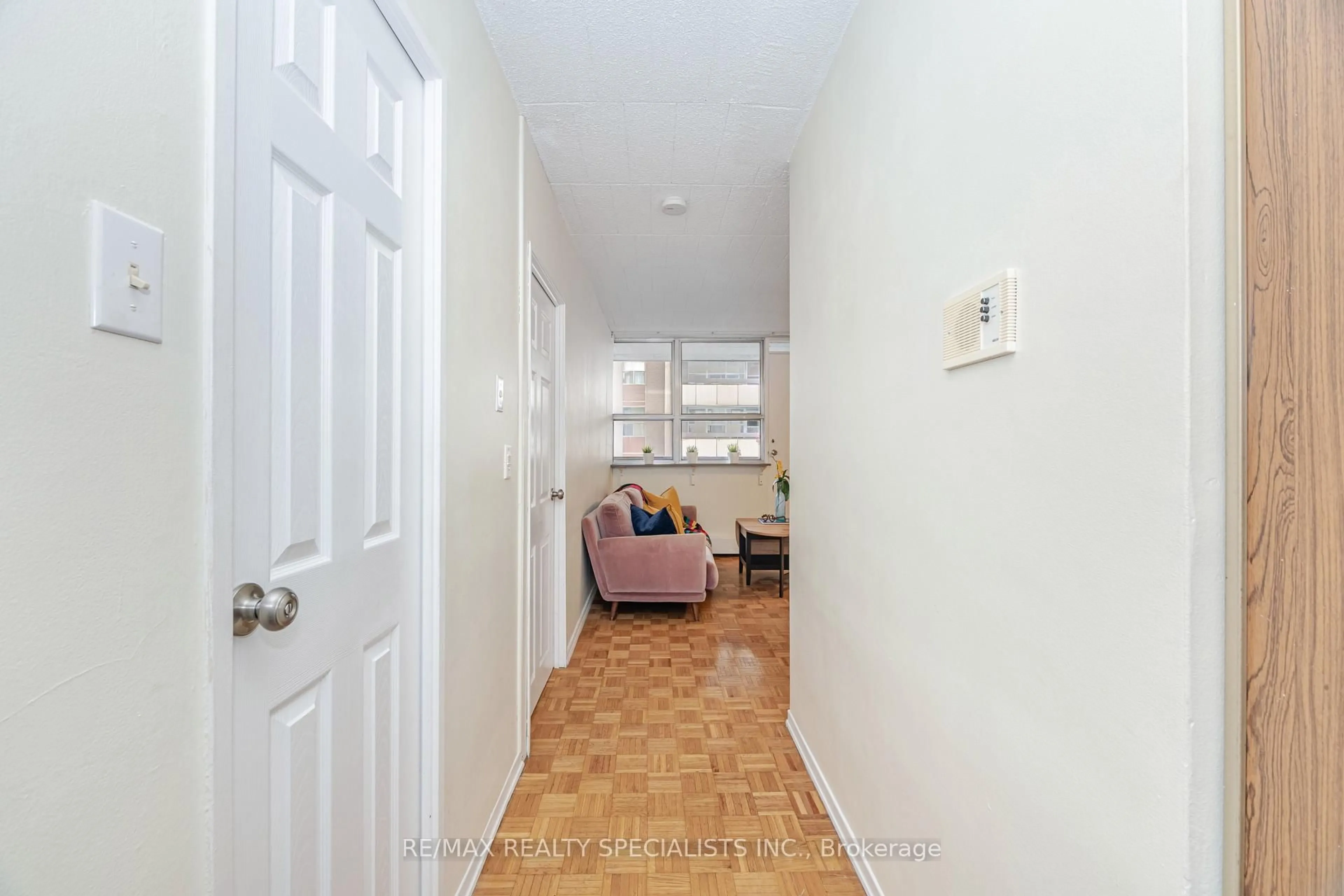 Indoor entryway for 3625 Lake Shore Blvd #206, Toronto Ontario M8W 4W2