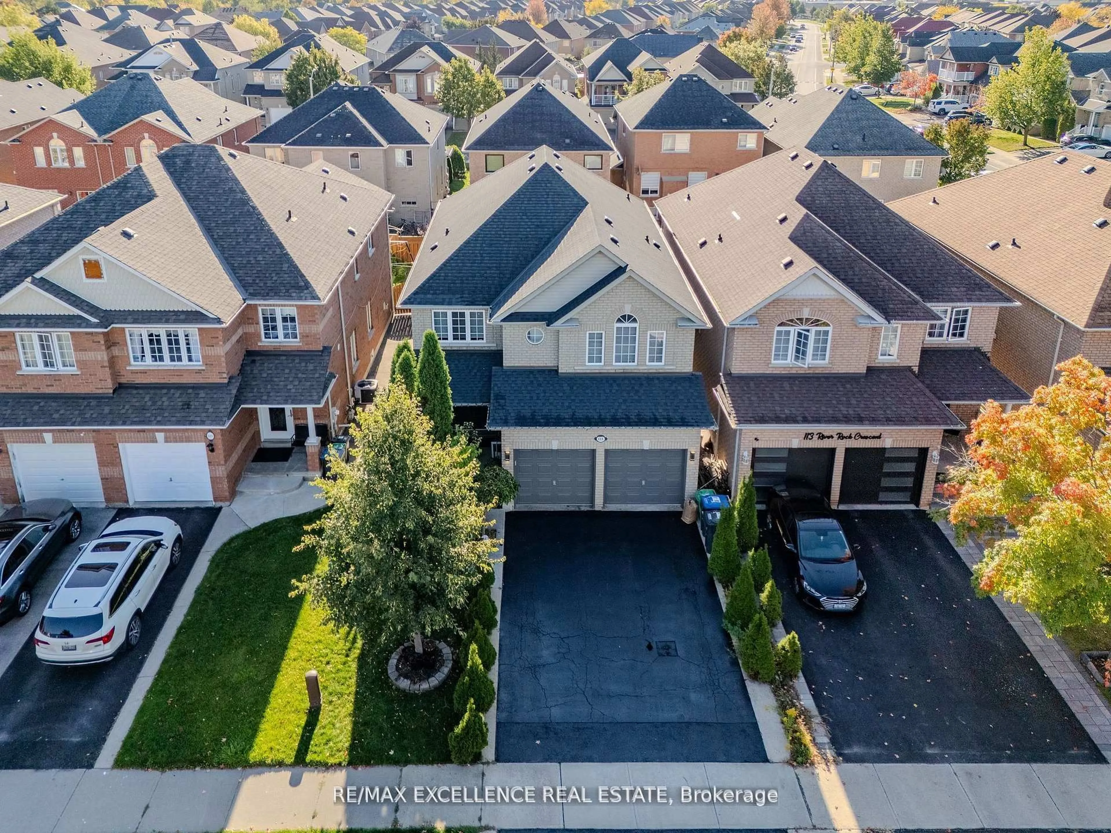 A pic from outside/outdoor area/front of a property/back of a property/a pic from drone, street for 111 River Rock Cres, Brampton Ontario L7A 2M4