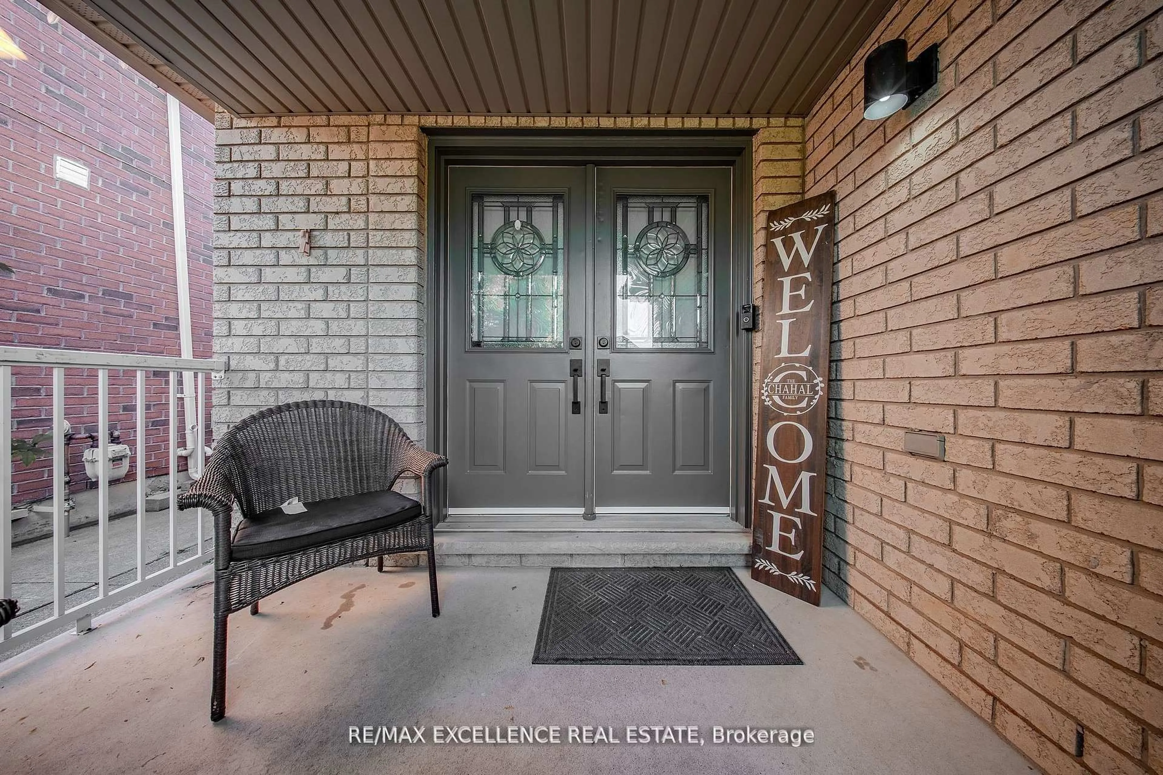 Indoor entryway for 111 River Rock Cres, Brampton Ontario L7A 2M4