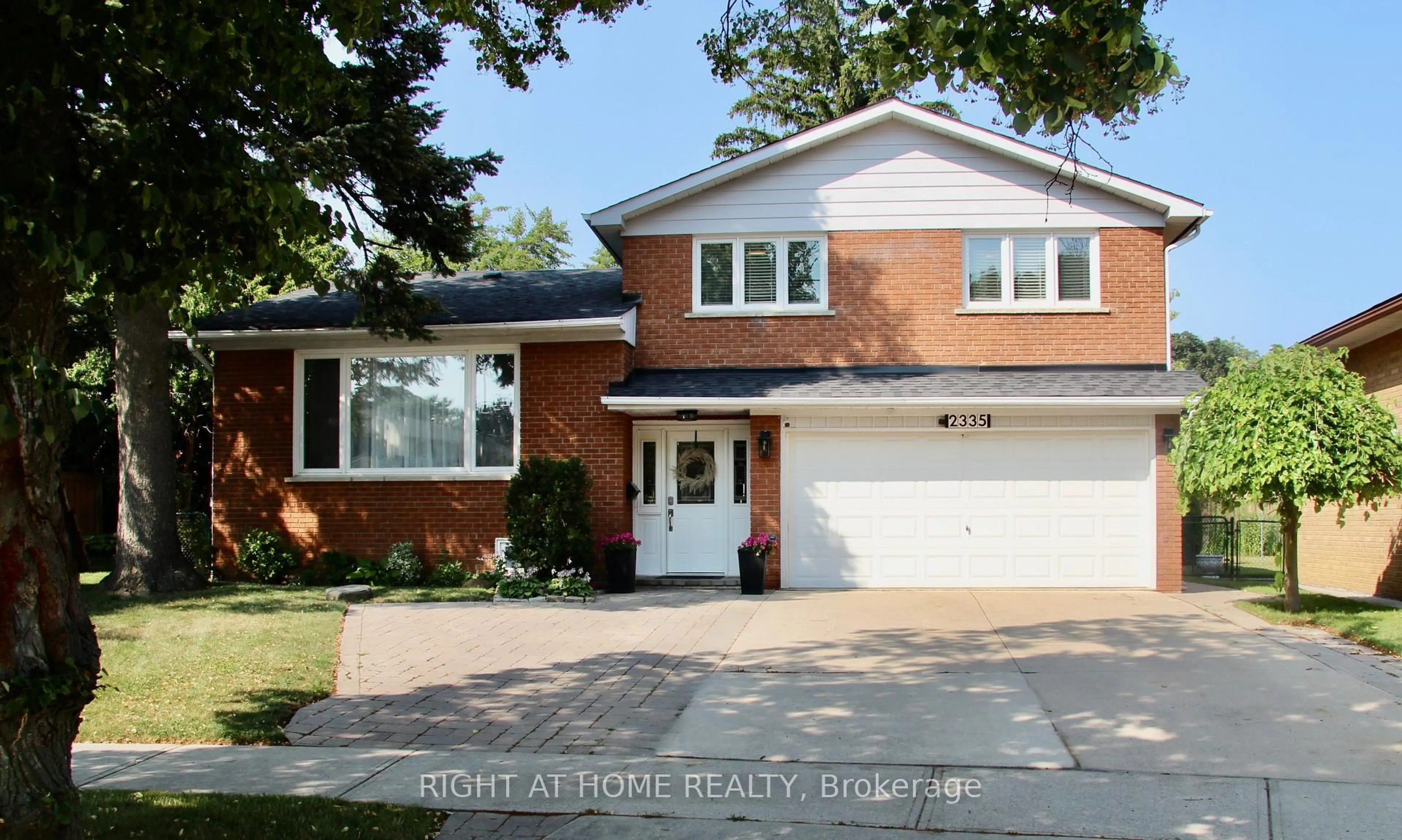 Home with brick exterior material, street for 2335 Blase Crt, Mississauga Ontario L5A 1N9
