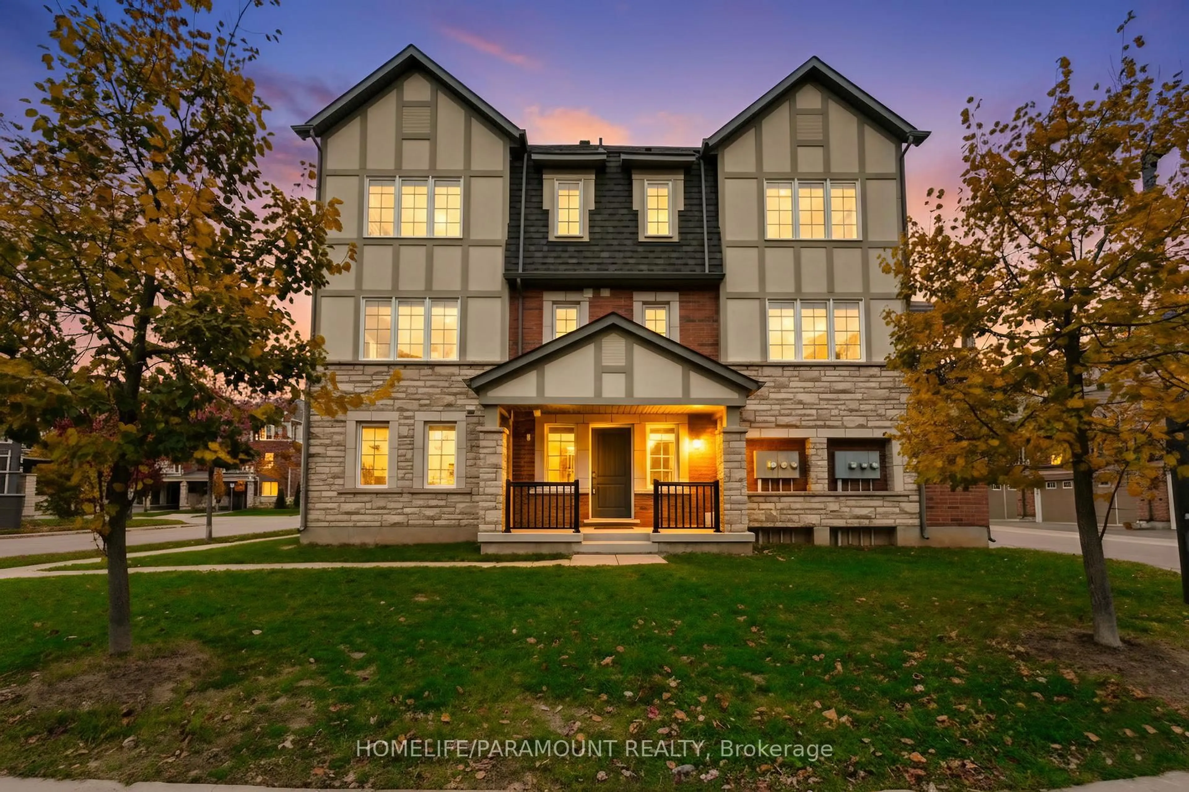 Home with brick exterior material, building for 370 Timberland Gate, Oakville Ontario L6M 0Y9