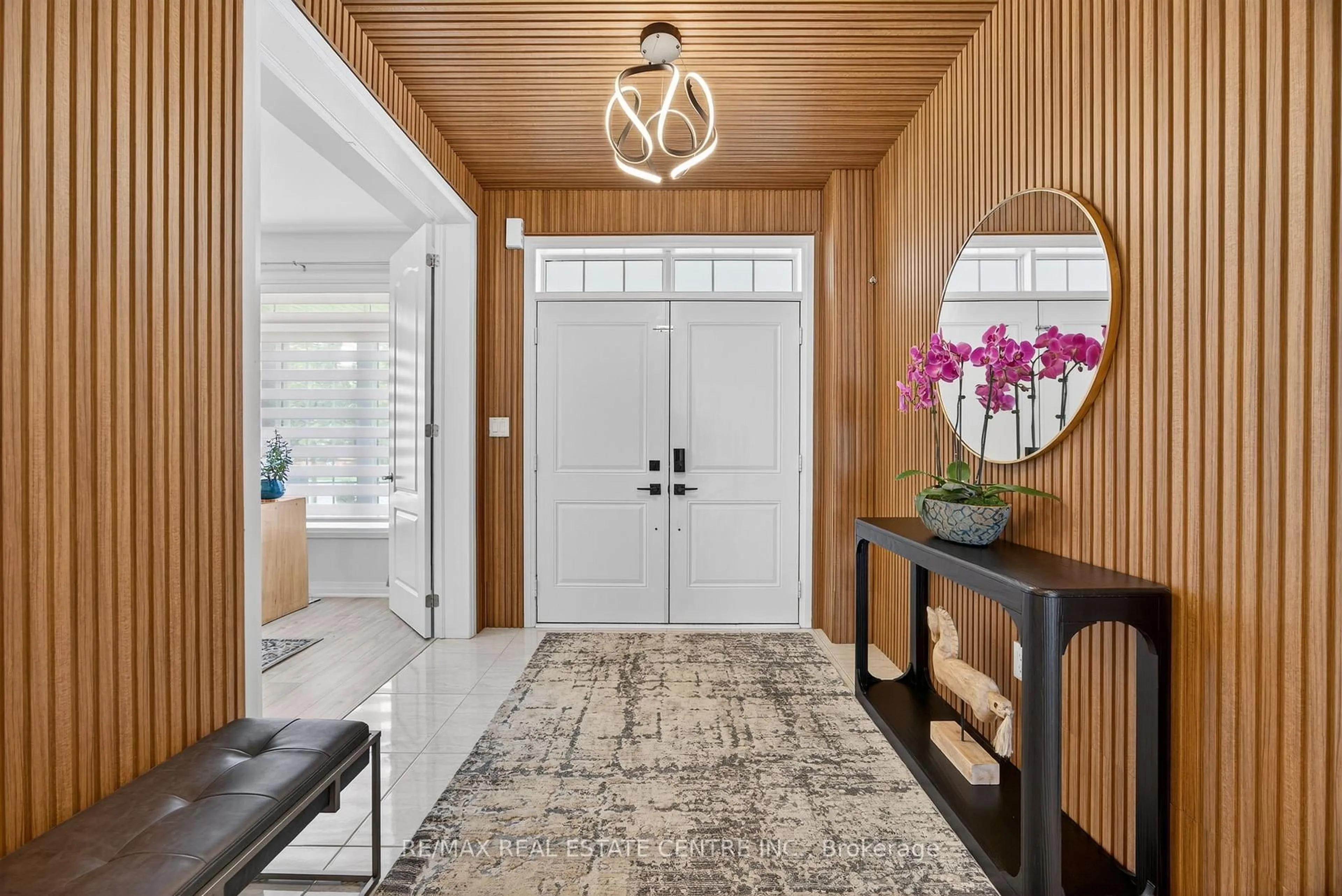 Indoor entryway for 22 Drew Brown Blvd, Orangeville Ontario L9W 6Z4