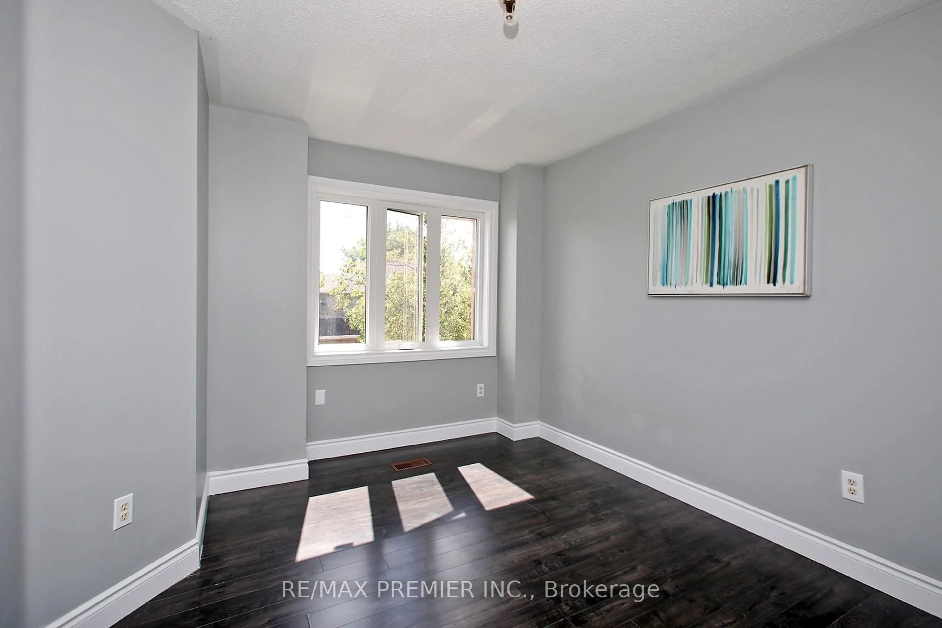 A pic of a room for 70 Gilgorm Rd, Brampton Ontario L6X 4P5