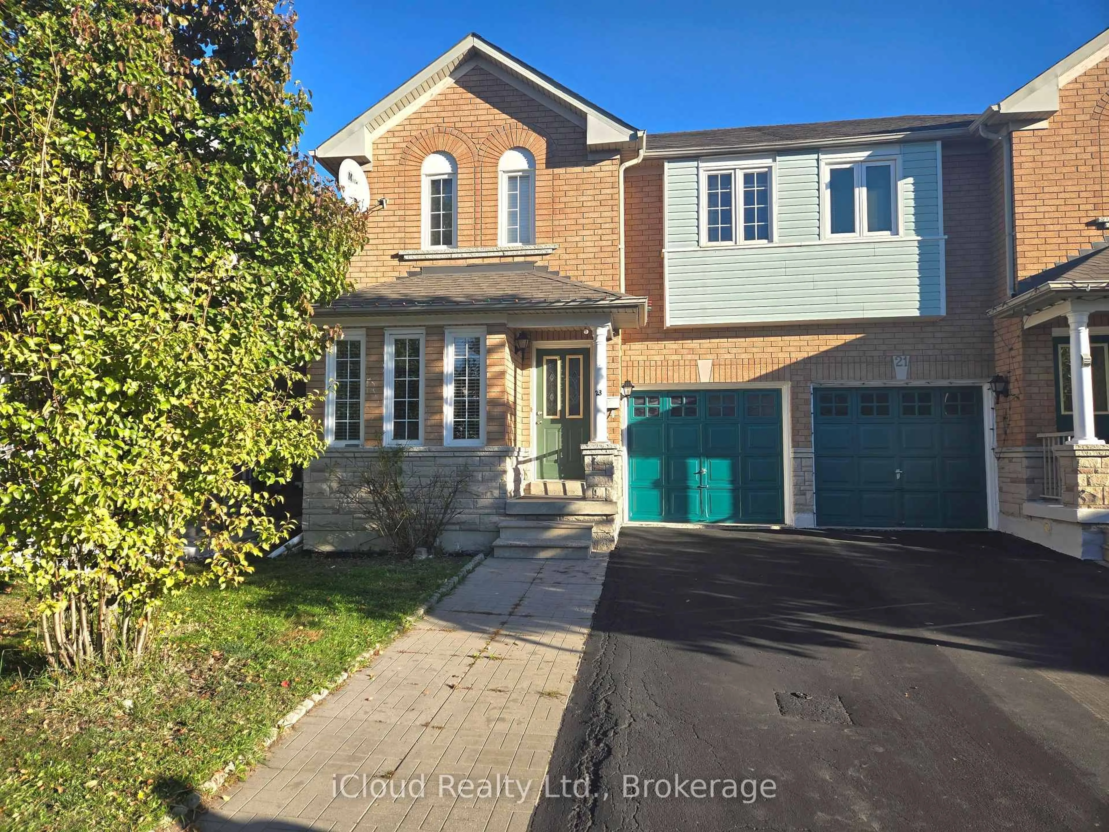 A pic from outside/outdoor area/front of a property/back of a property/a pic from drone, street for 23 Streamside Lane, Brampton Ontario L6R 2A9