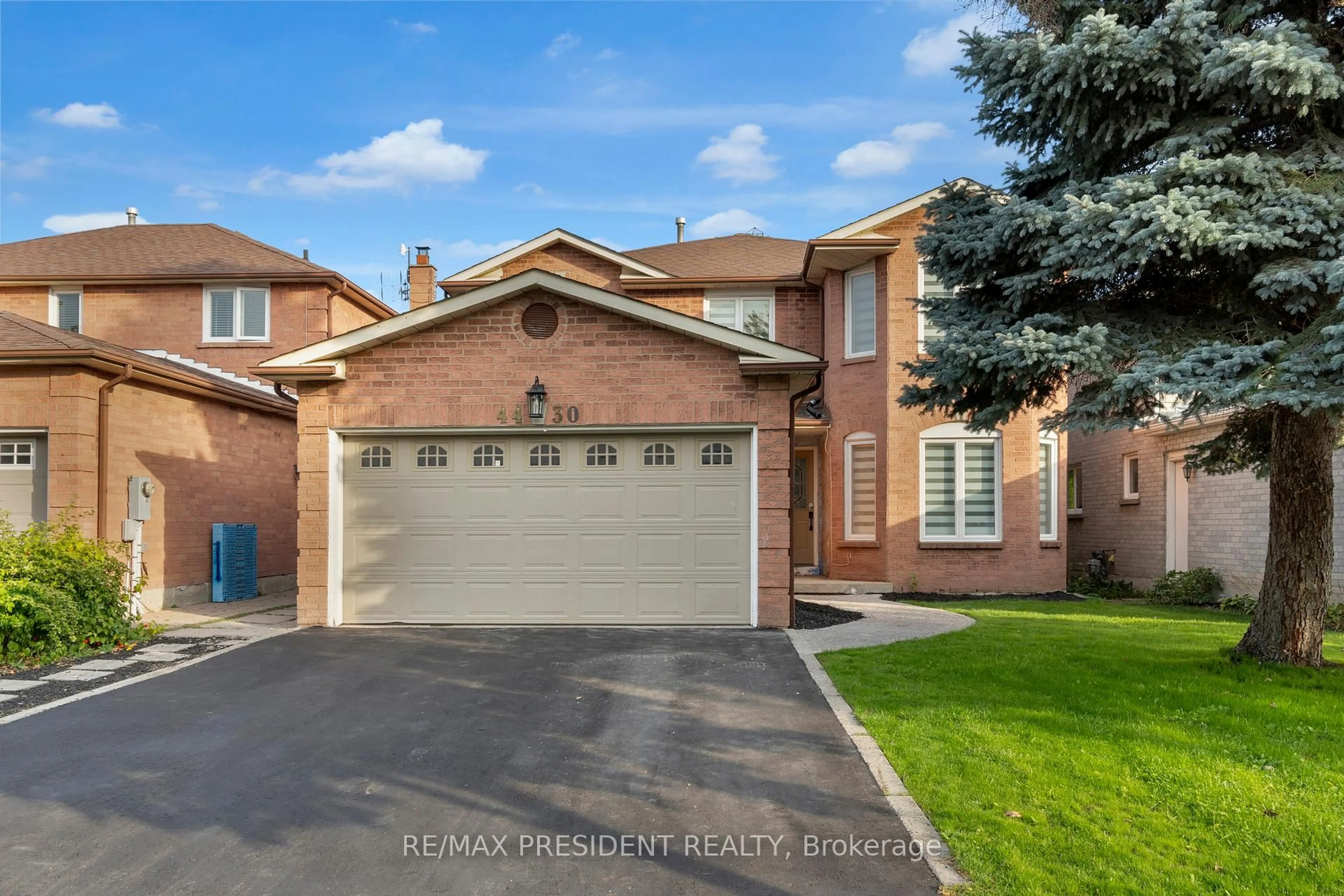 Home with brick exterior material, street for 4430 Hearthside Dr, Mississauga Ontario L5R 1R3