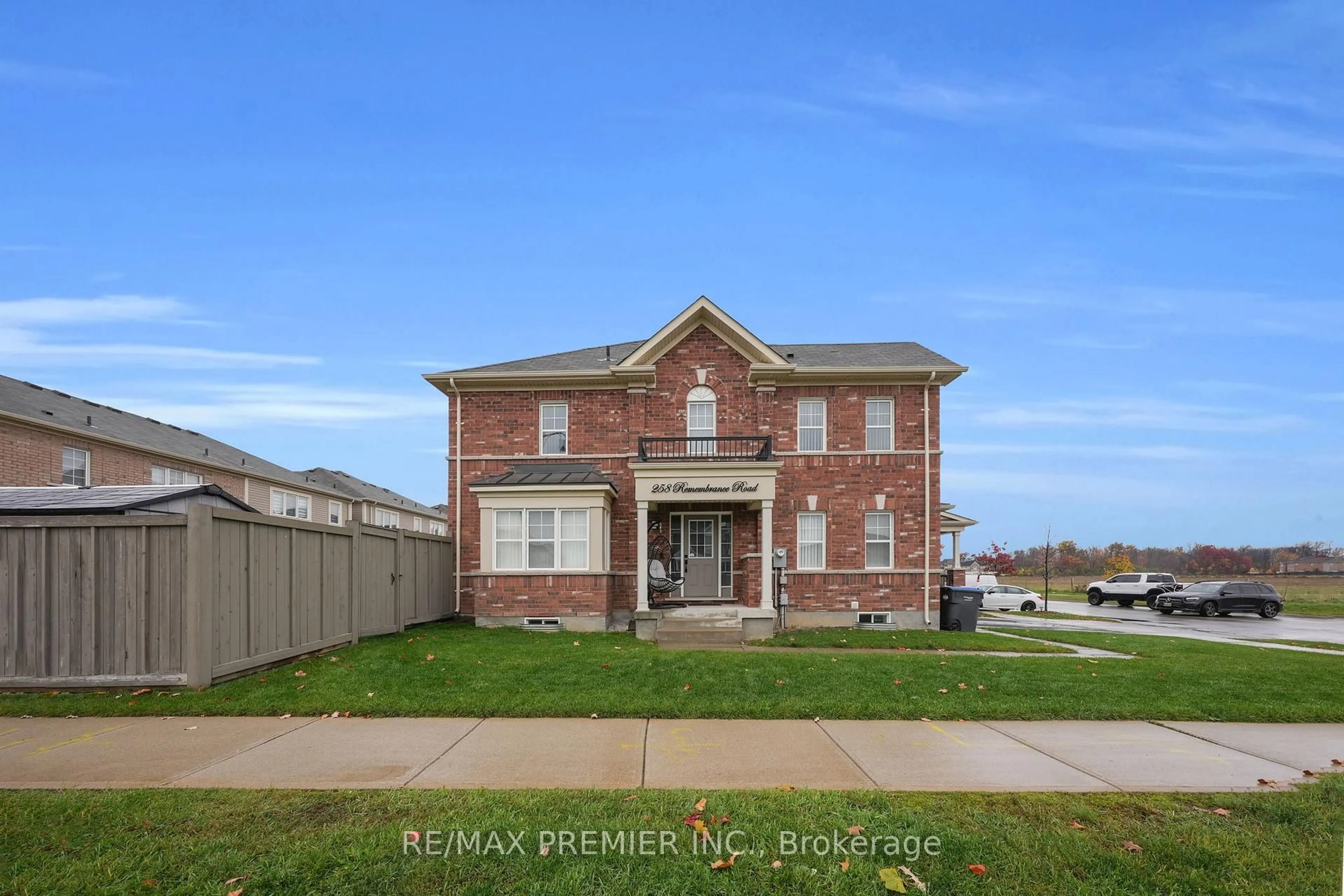 Home with brick exterior material, unknown for 258 Remembrance Rd, Brampton Ontario L7A 4P4