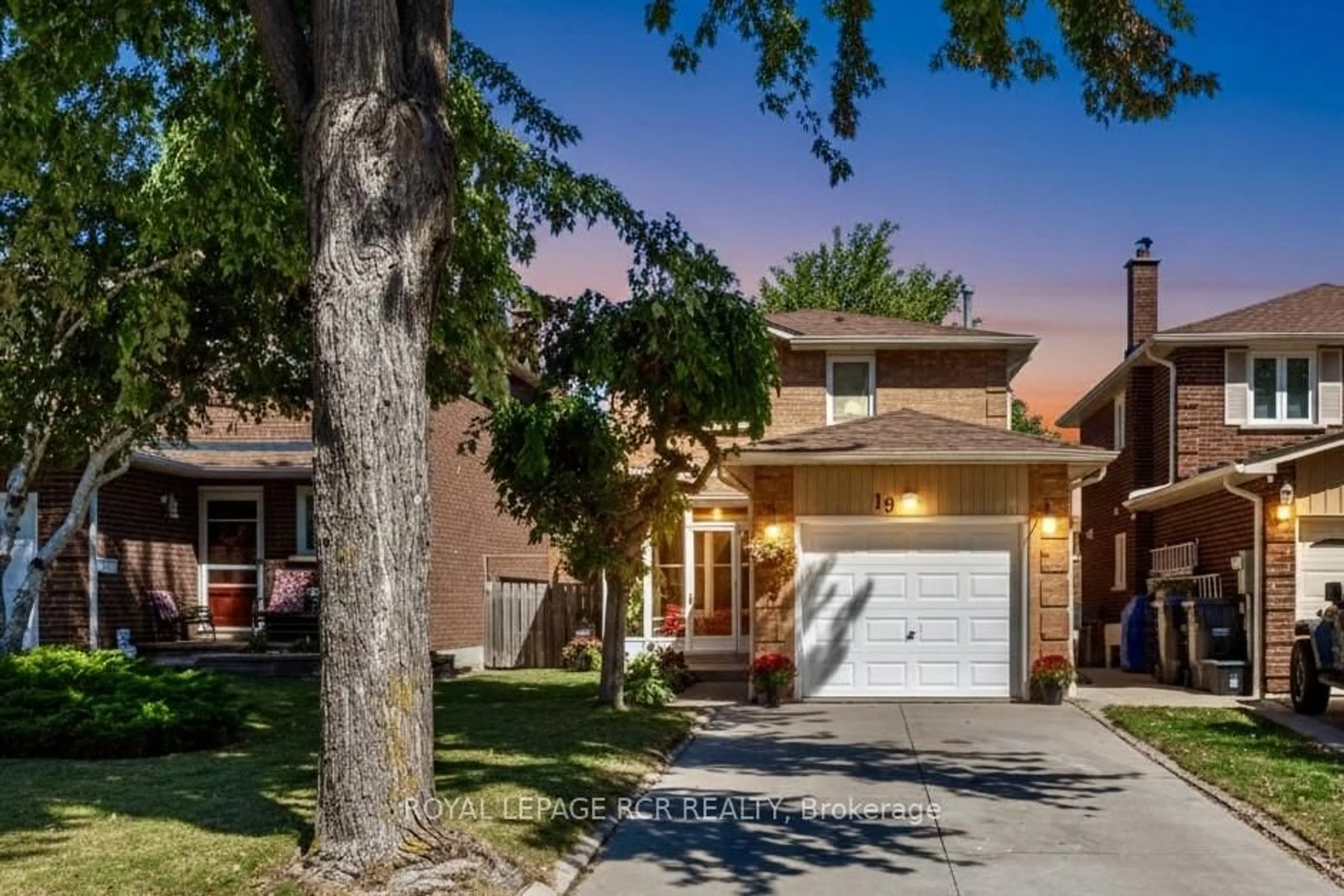 Home with brick exterior material, street for 19 Shenstone Ave, Brampton Ontario L6Z 2Y9