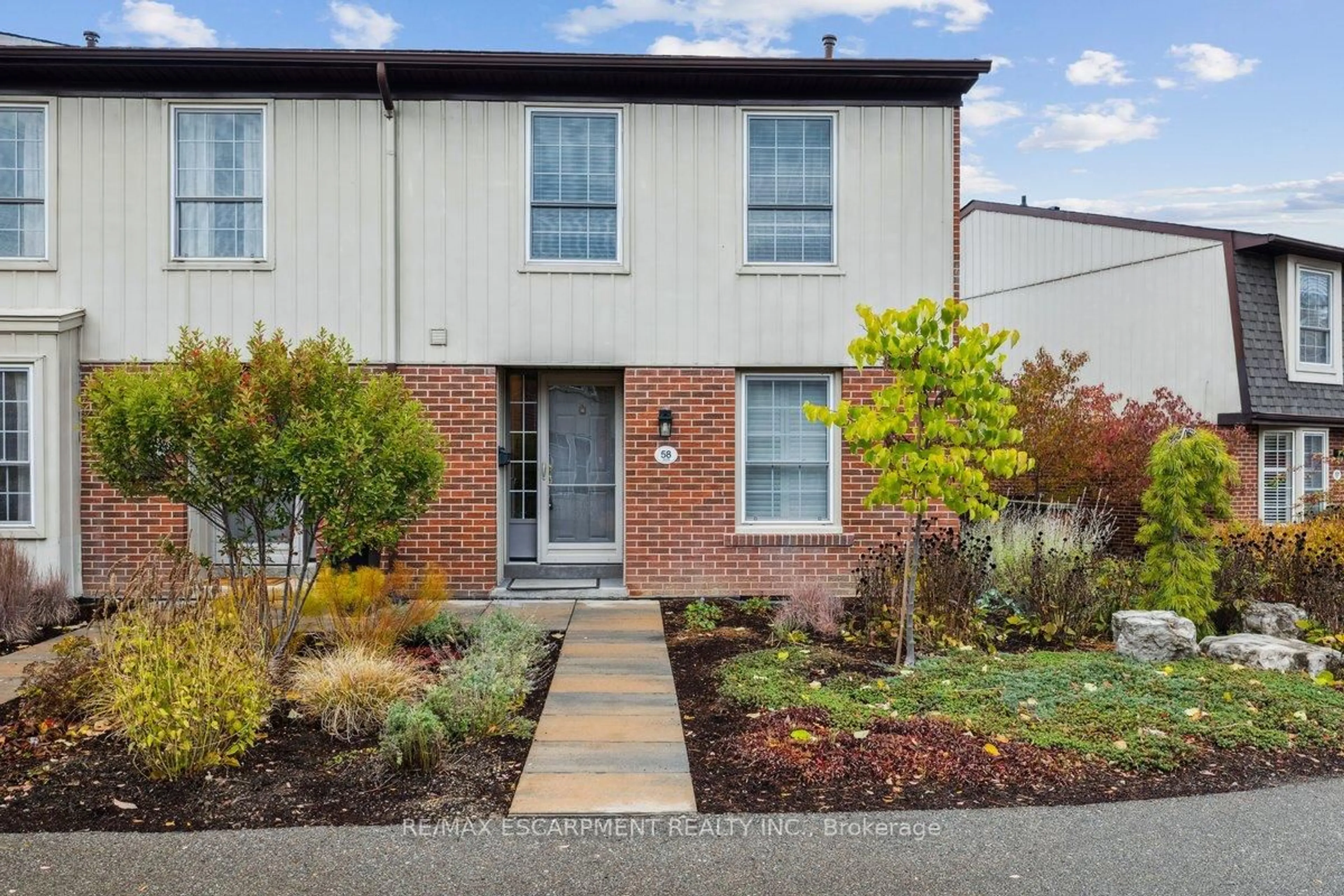 Home with brick exterior material, street for 3029 Glencrest Rd #58, Burlington Ontario L7N 3K1