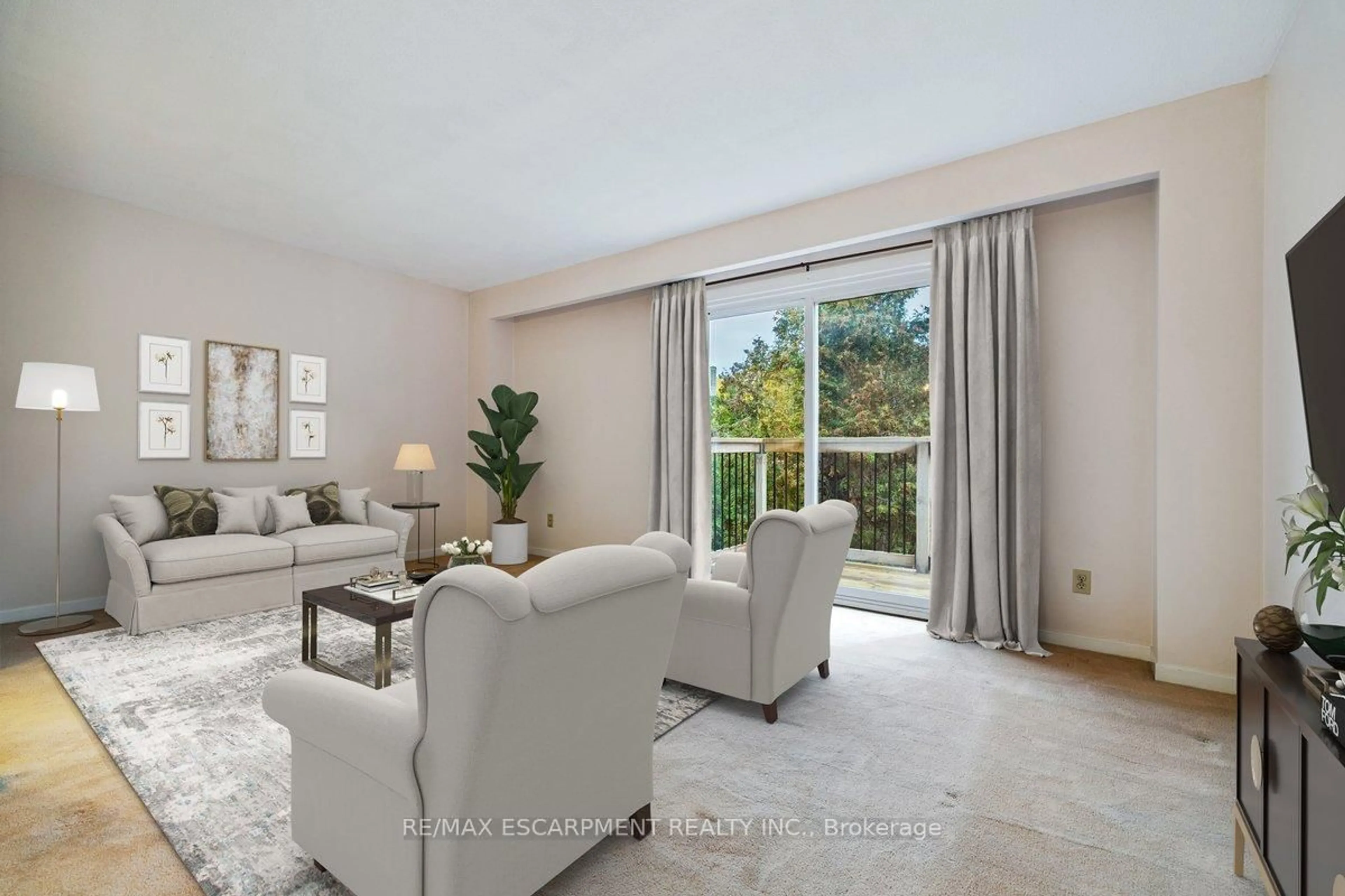 Living room with furniture, unknown for 3029 Glencrest Rd #58, Burlington Ontario L7N 3K1