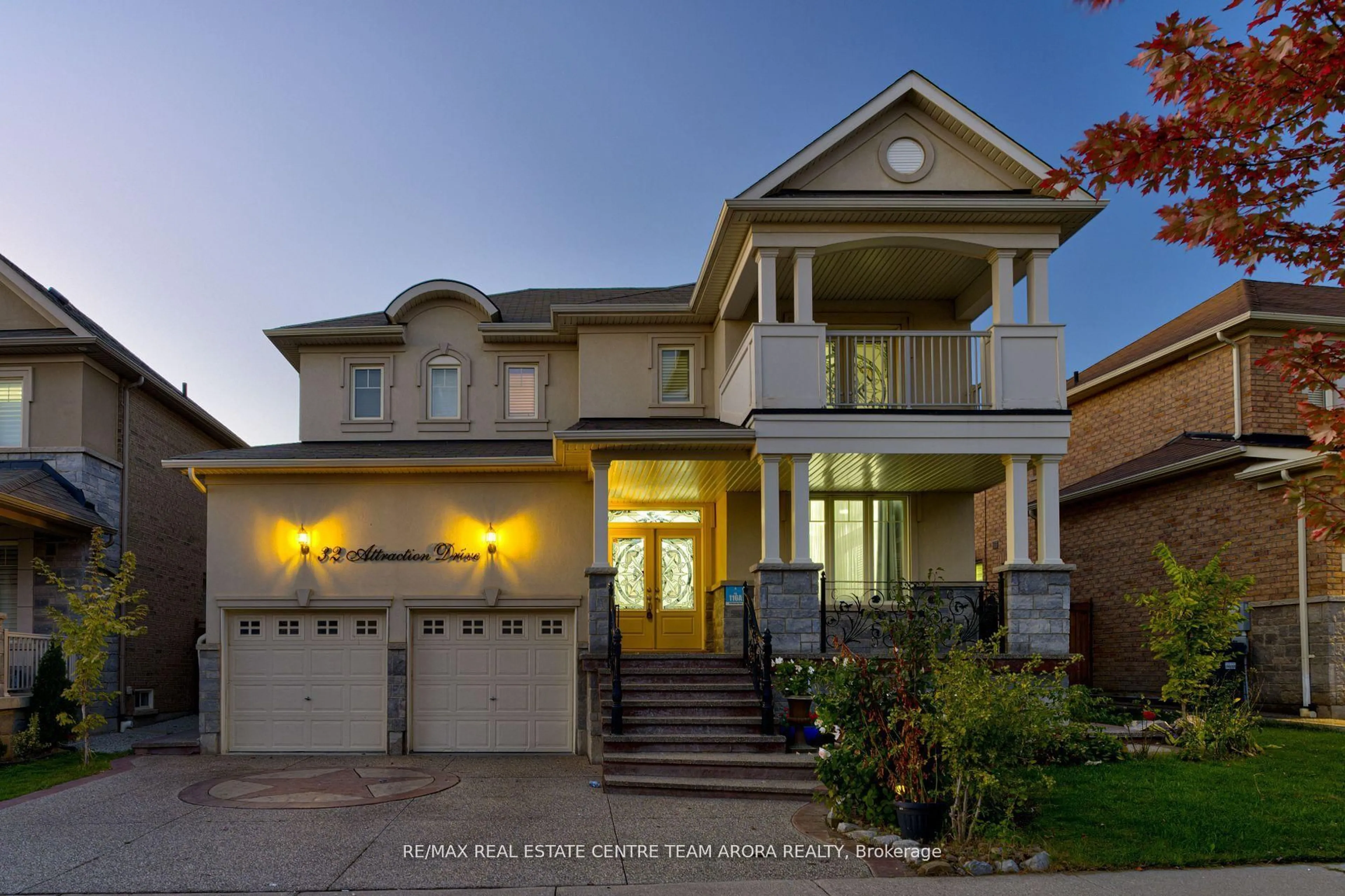 Home with vinyl exterior material, street for 32 Attraction Dr, Brampton Ontario L6Y 2Z8