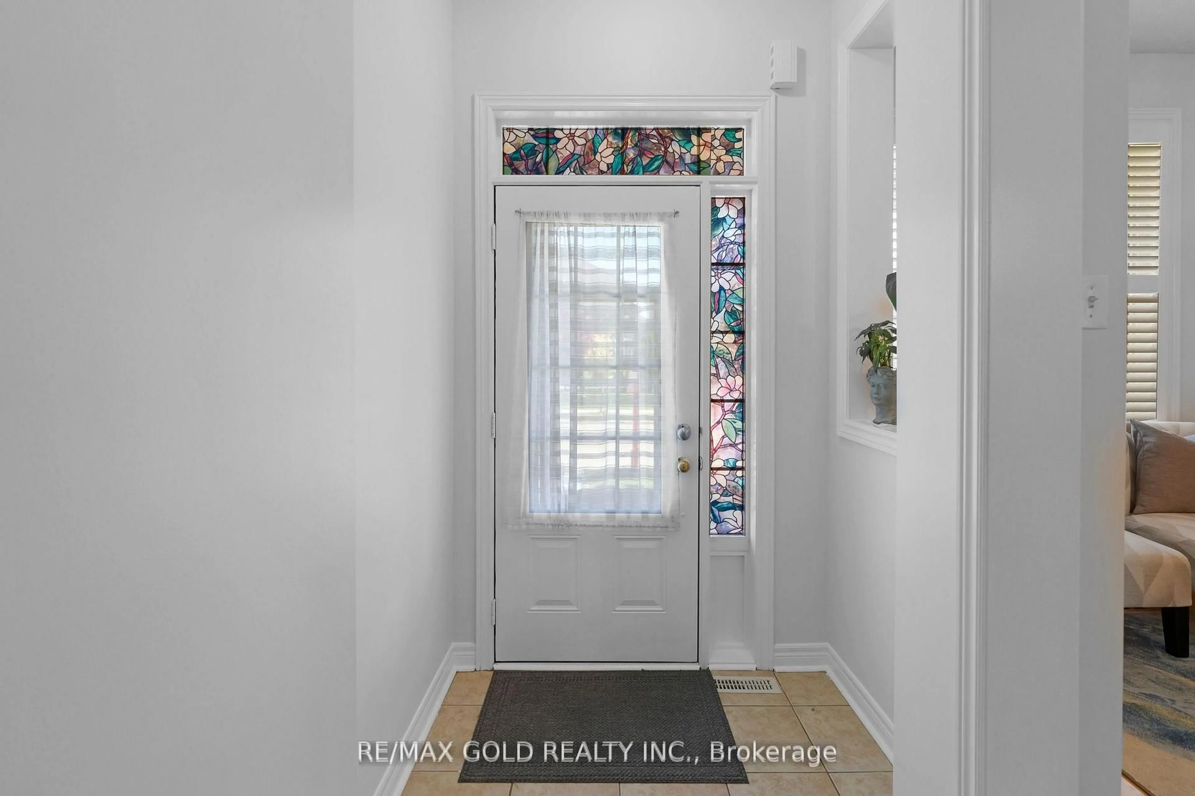 Indoor entryway for 82 Amaranth Cres, Brampton Ontario L7A 0L4