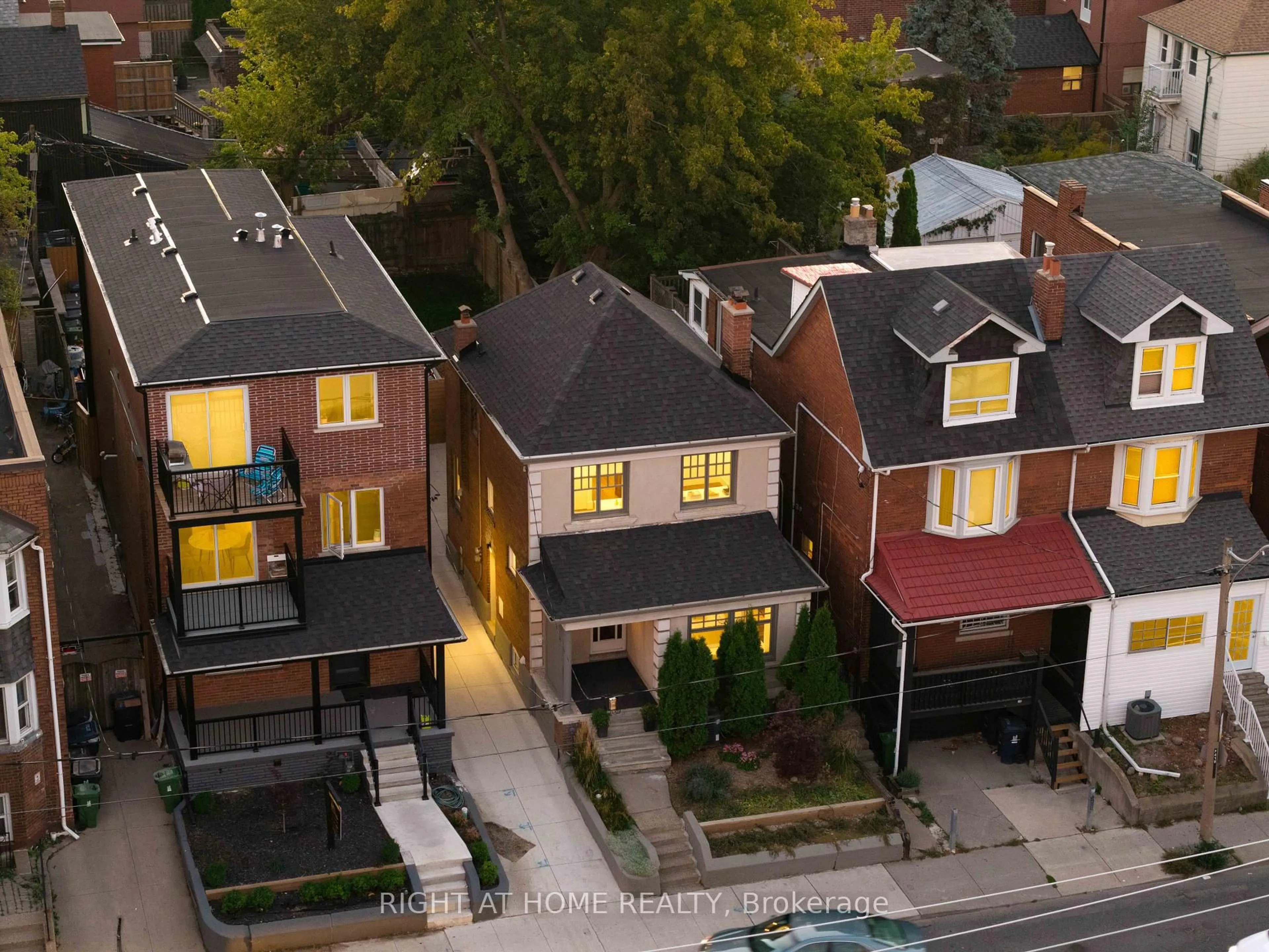 A pic from outside/outdoor area/front of a property/back of a property/a pic from drone, street for 1642 Dufferin St, Toronto Ontario M6H 3L8