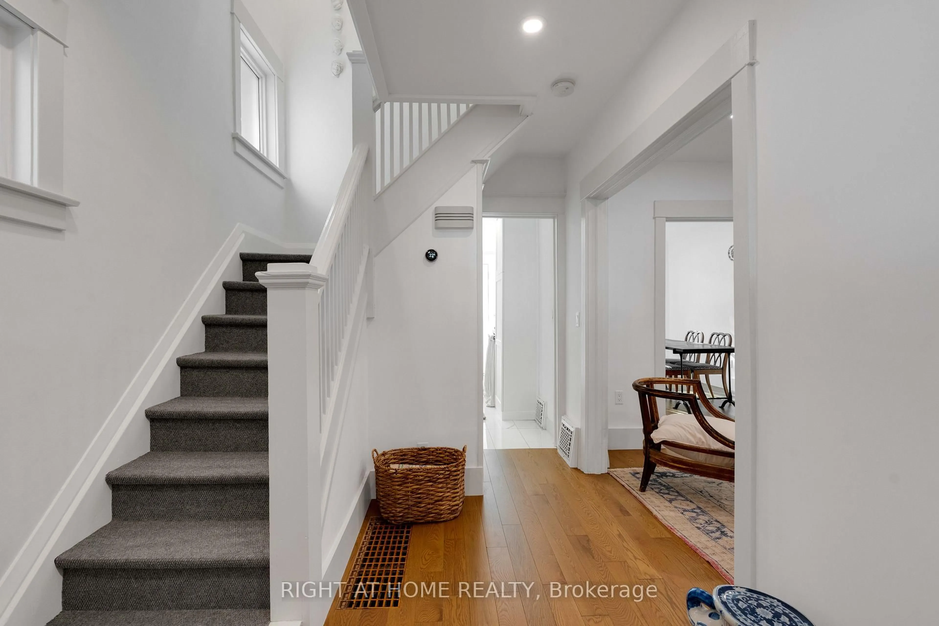 Indoor entryway for 1642 Dufferin St, Toronto Ontario M6H 3L8