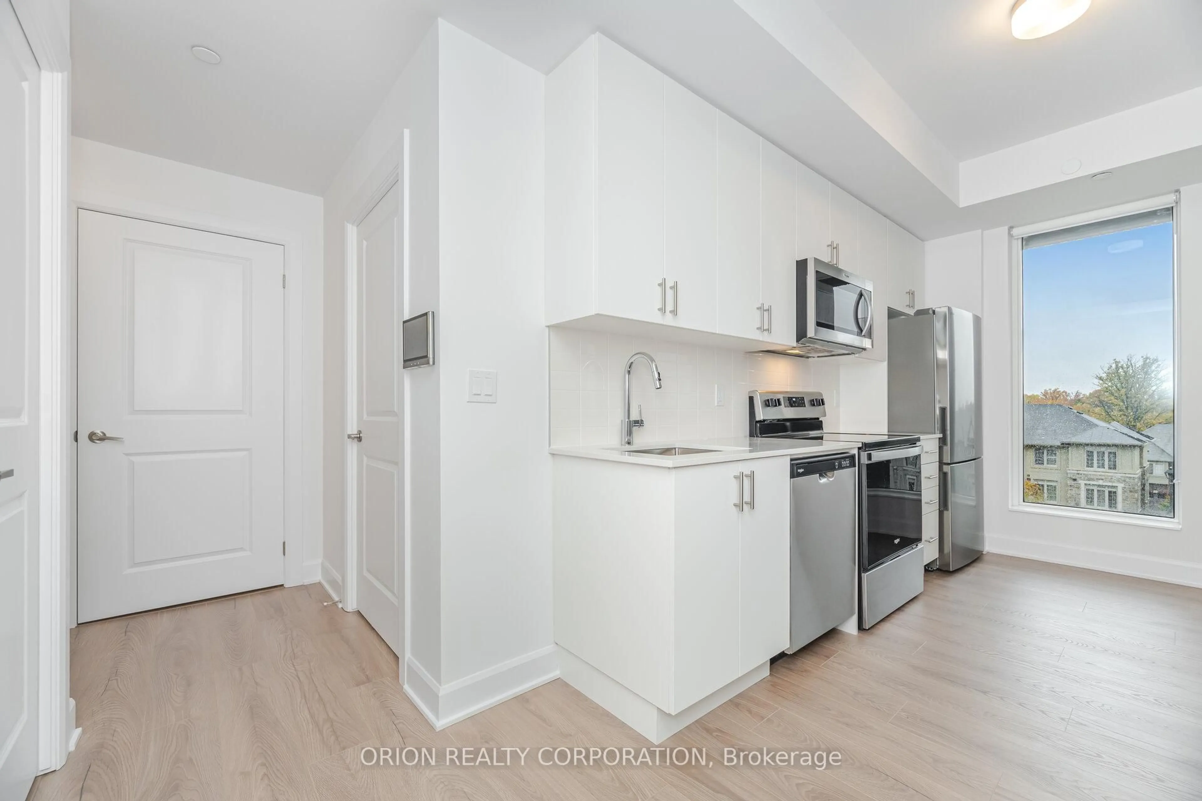 Standard kitchen, unknown for 3240 William Coltson Ave #410, Oakville Ontario L6H 8C8
