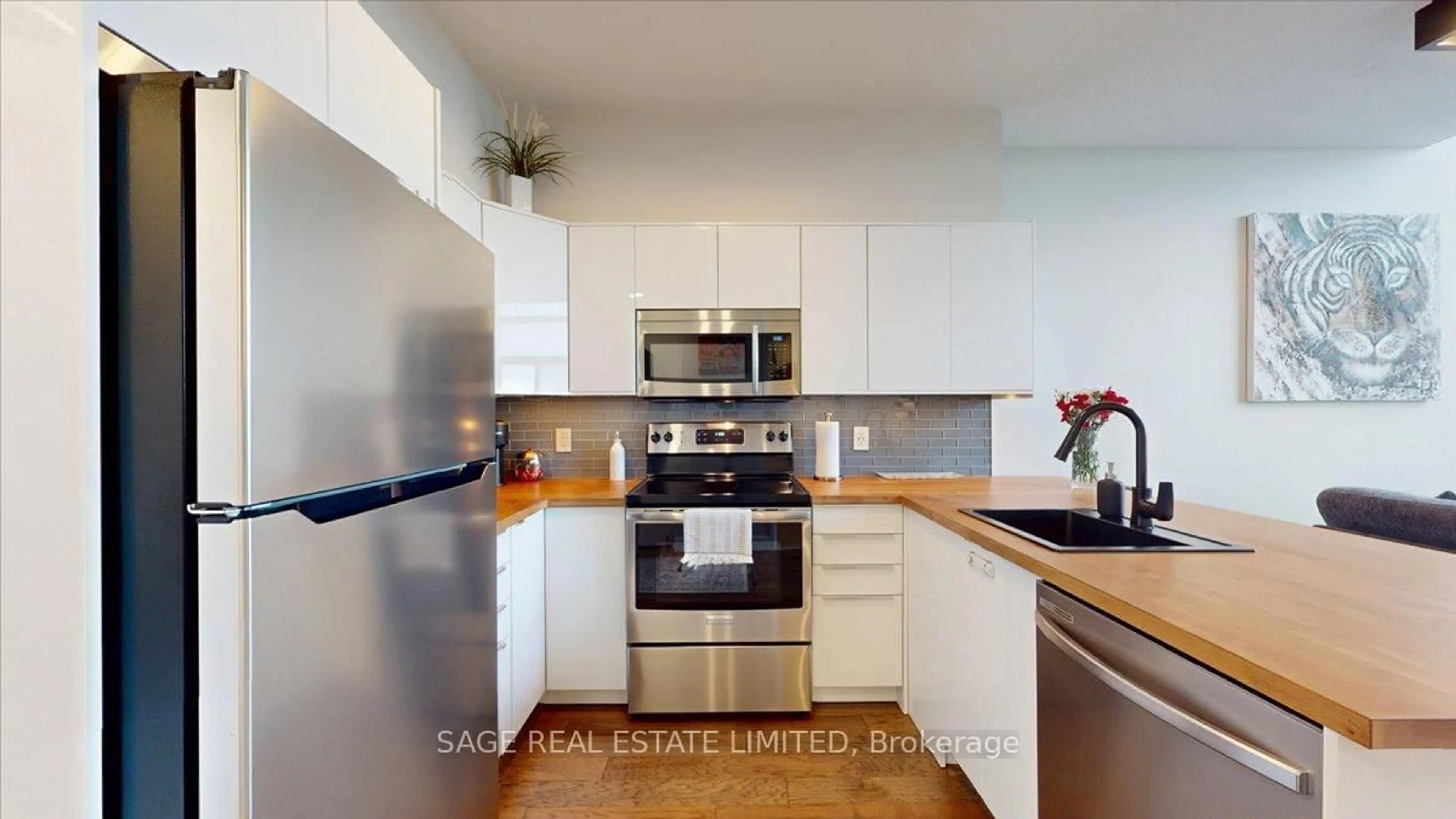 Unknown for 200 Manitoba St #615, Toronto Ontario M8Y 3Y9