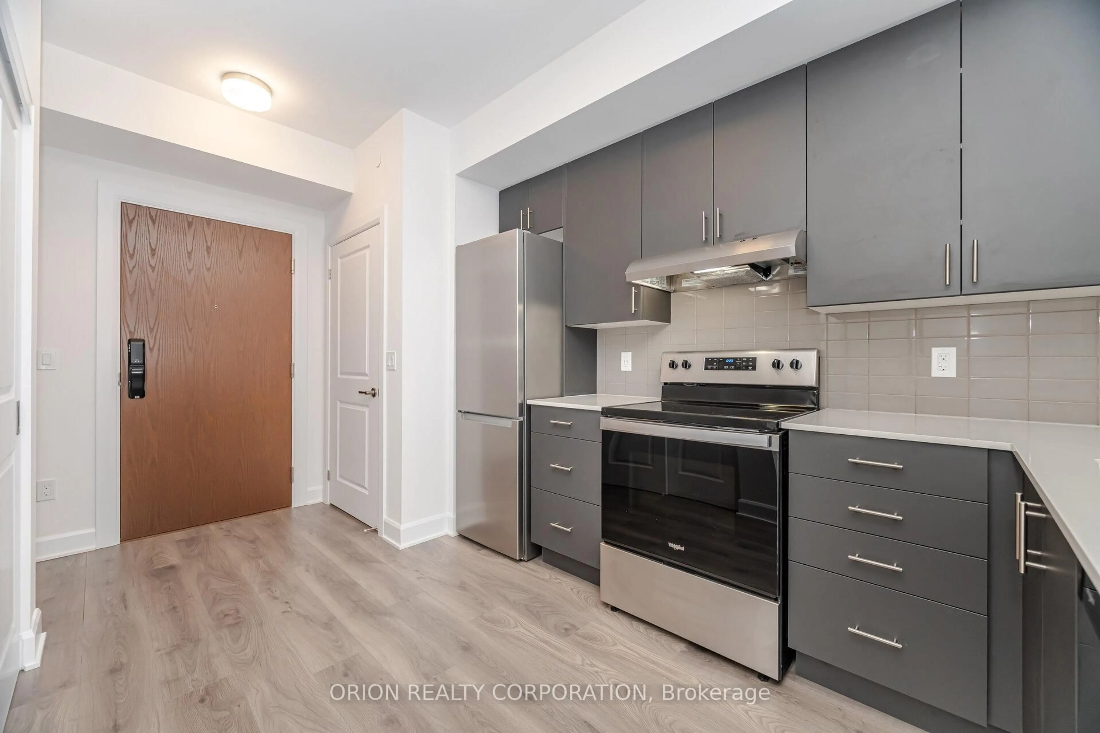 Standard kitchen, unknown for 3240 William Coltson Ave #407, Oakville Ontario L6H 8C8