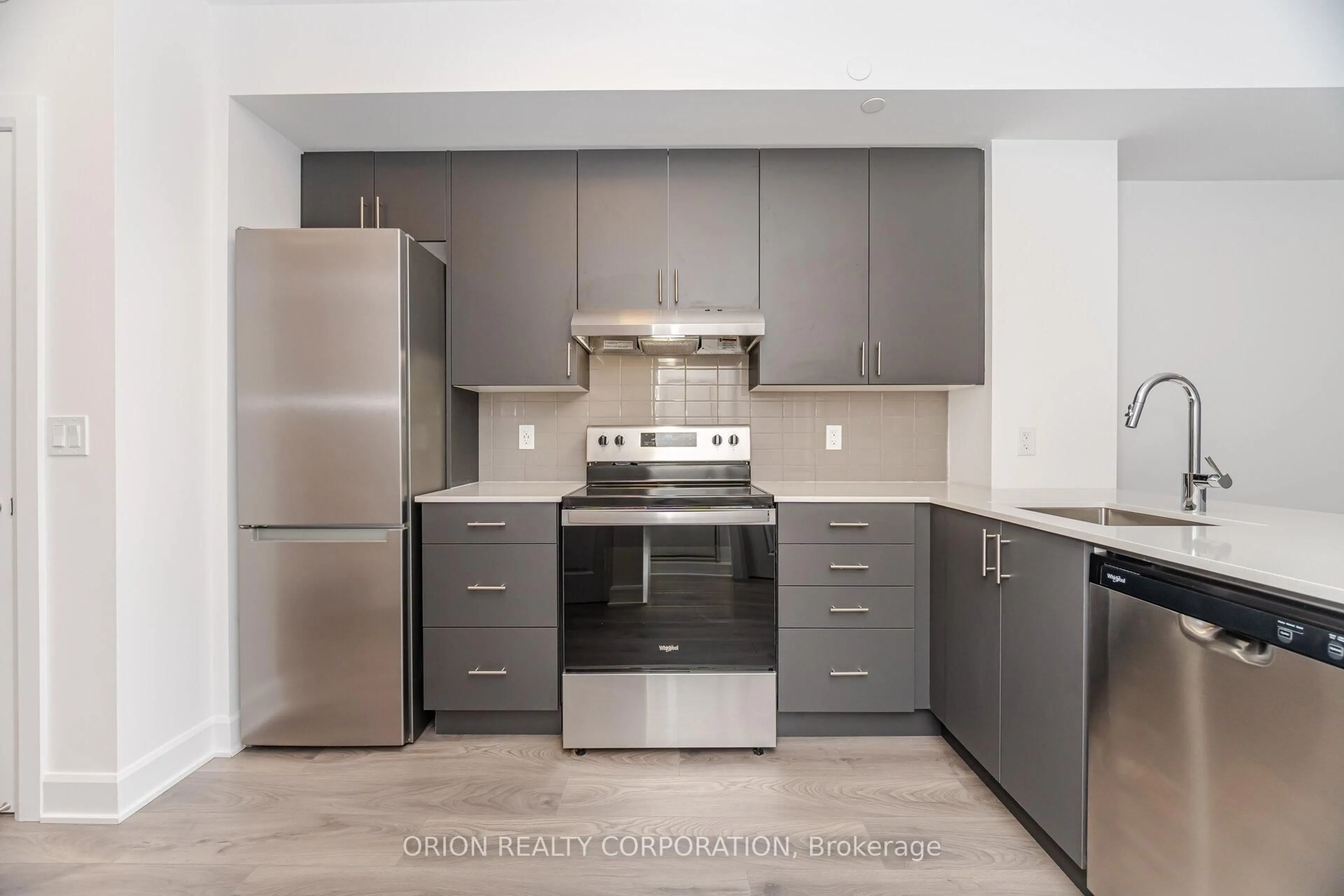 Standard kitchen, unknown for 3240 William Coltson Ave #407, Oakville Ontario L6H 8C8