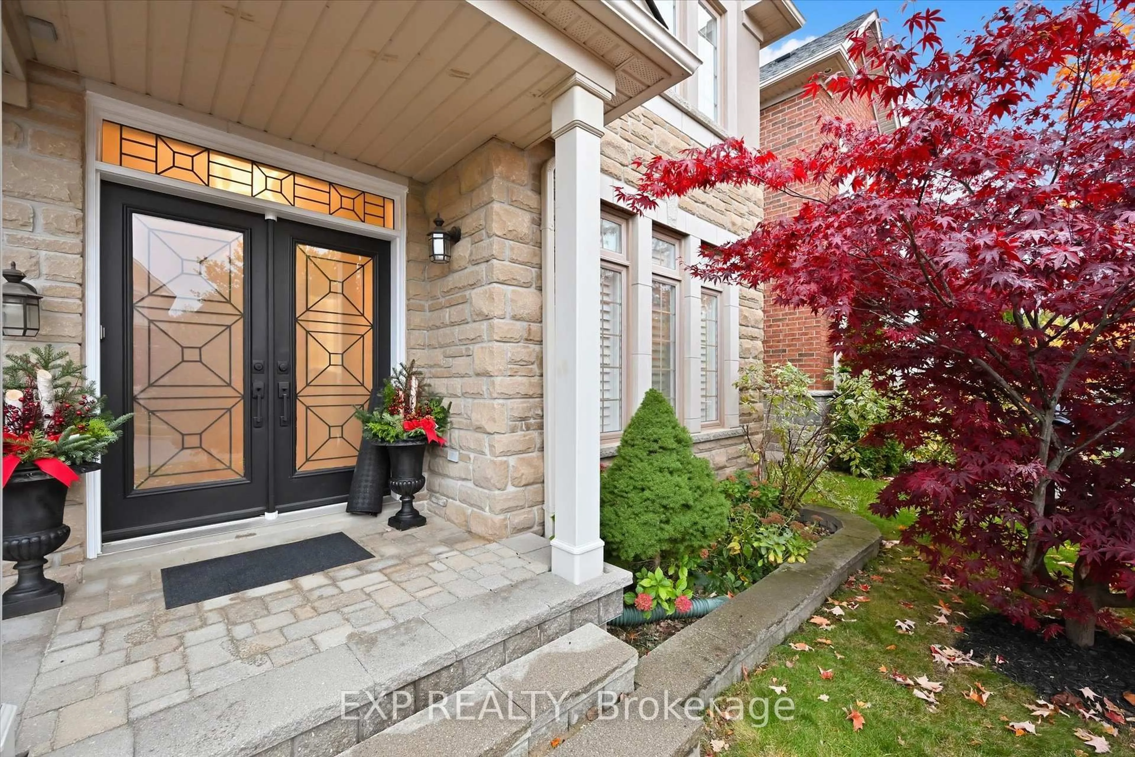 Indoor entryway for 266 Admiral Dr, Oakville Ontario L6L 0B9