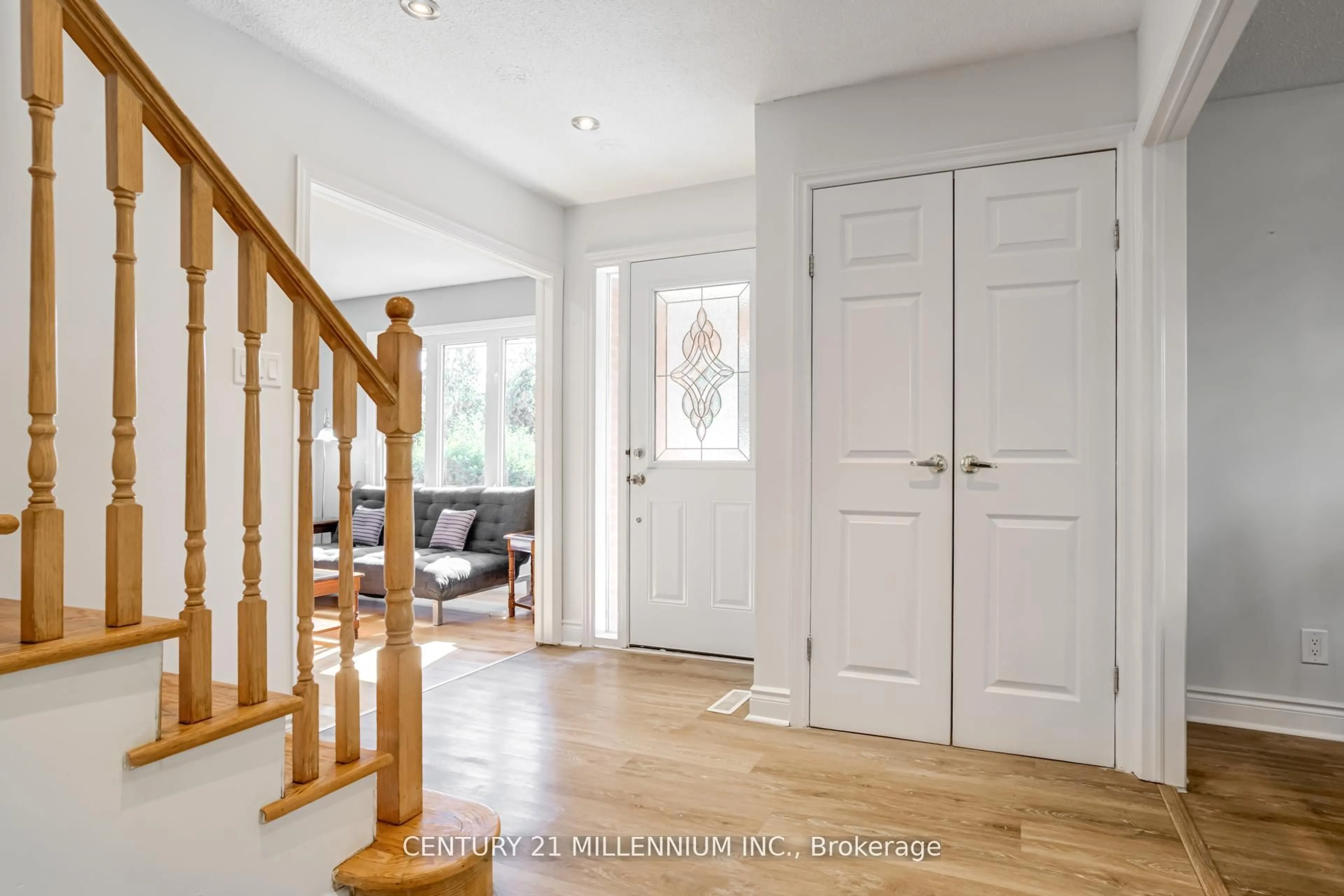 Indoor entryway for 14 Milford Cres, Brampton Ontario L6S 3E4