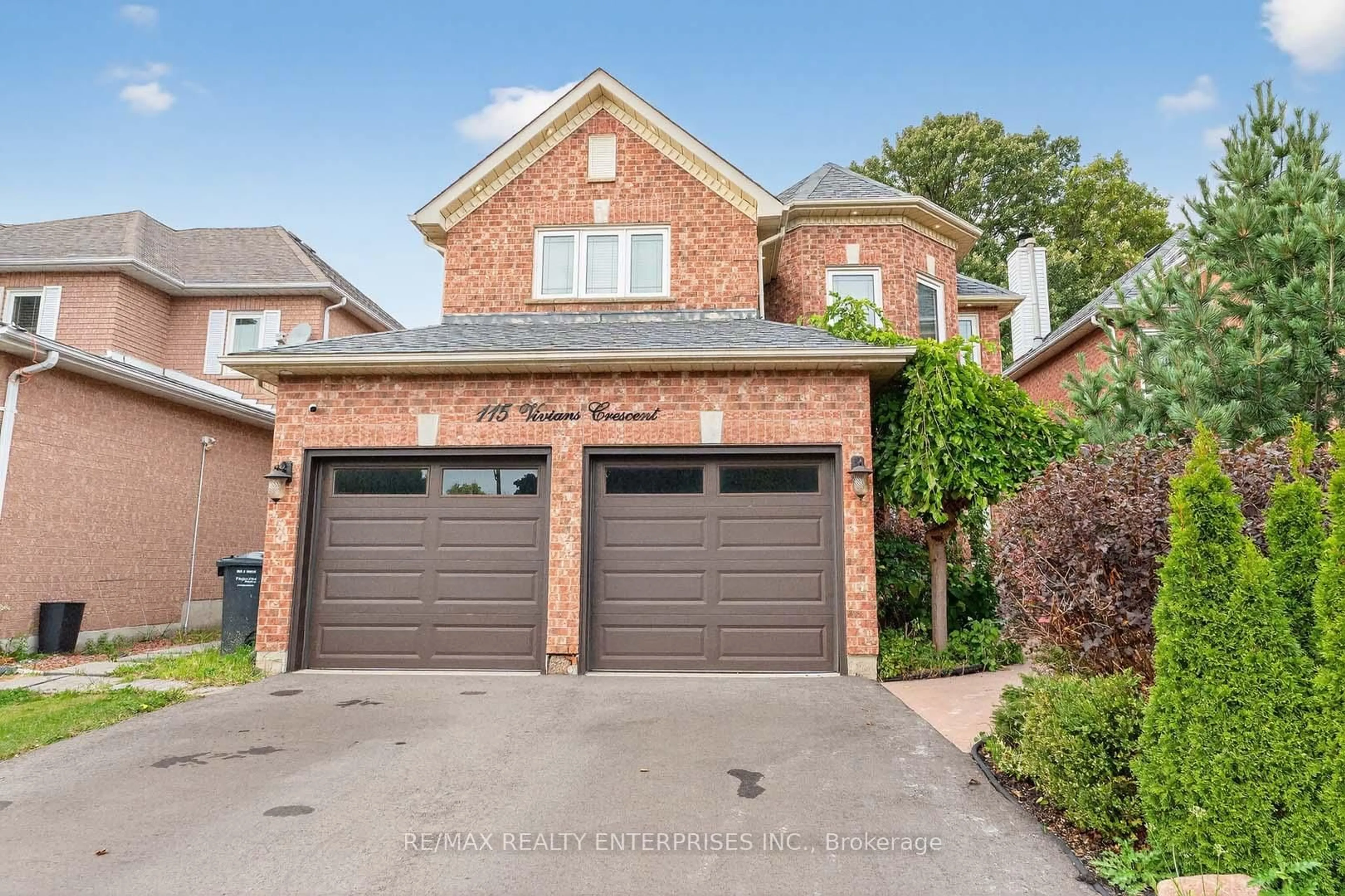 Home with brick exterior material, street for 115 Vivians Cres, Brampton Ontario L6Y 4T8