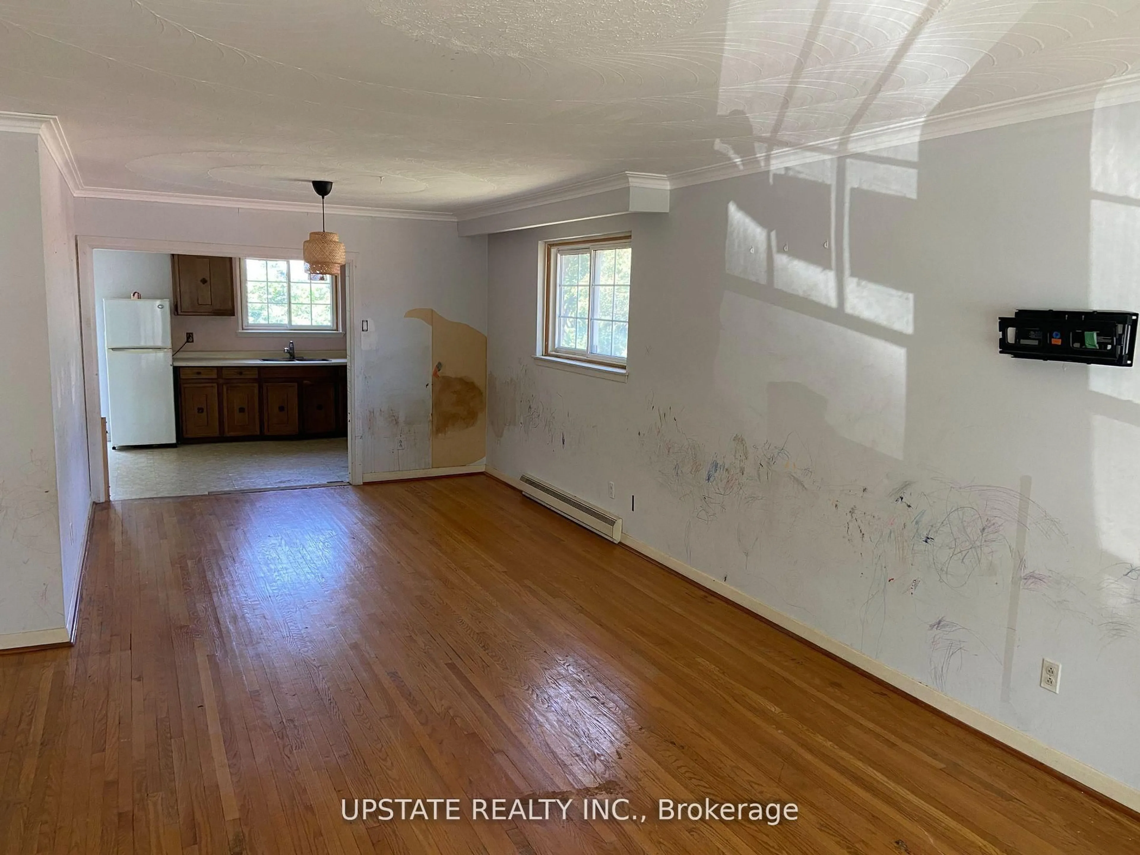 A pic of a room for 2252 Kilgorie Crt, Mississauga Ontario L4Y 1X5