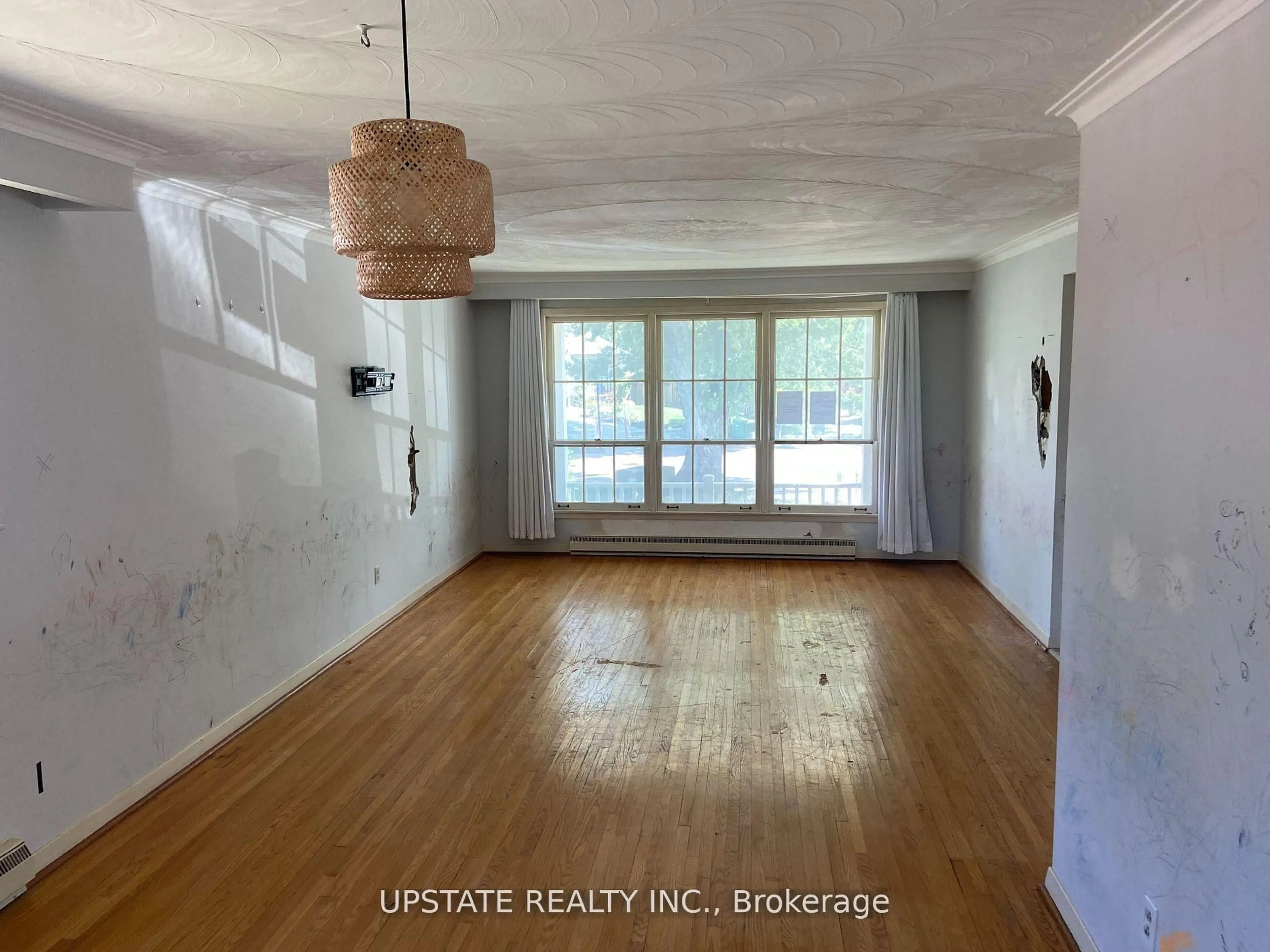 A pic of a room for 2252 Kilgorie Crt, Mississauga Ontario L4Y 1X5