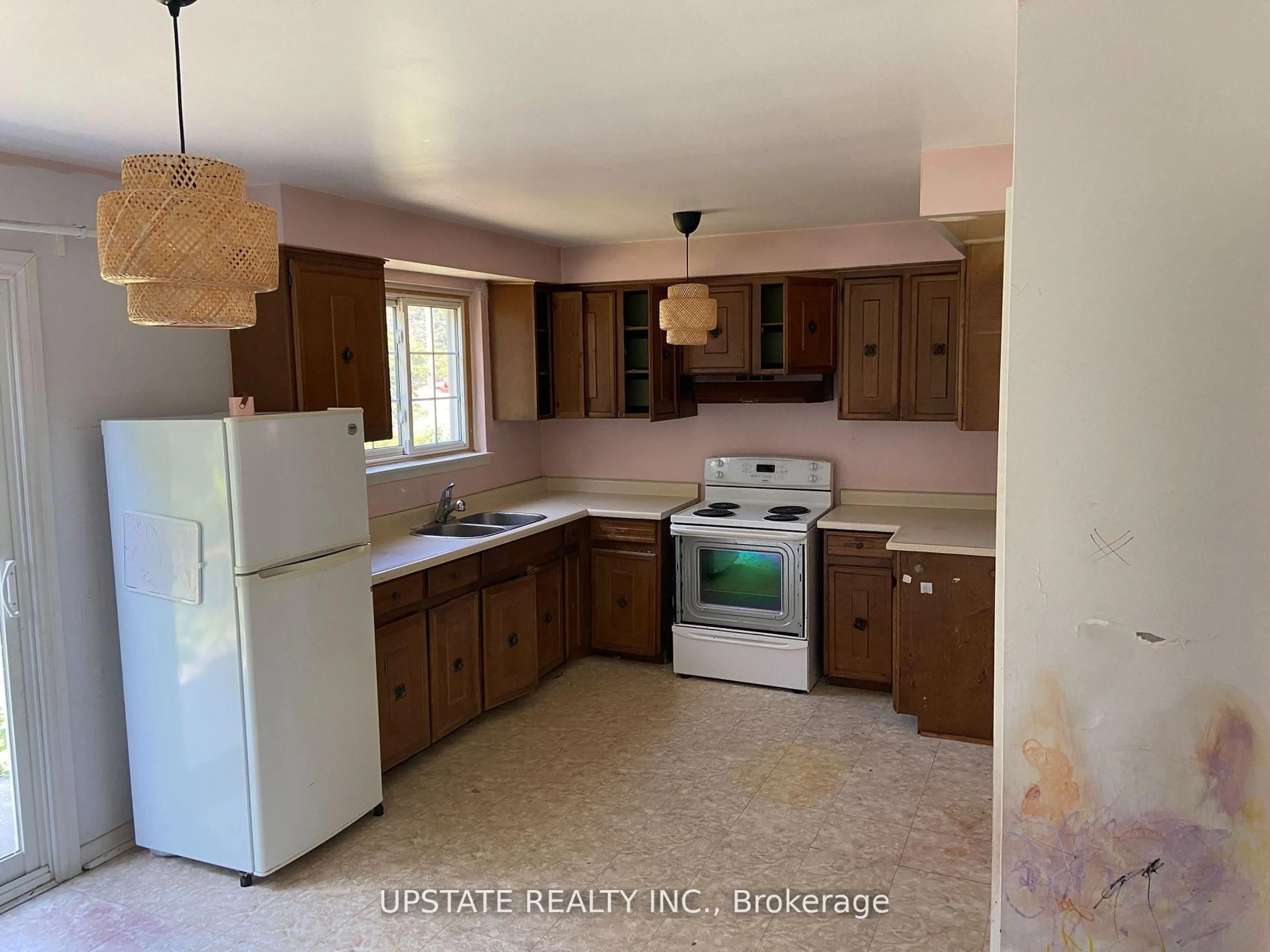 Standard kitchen, unknown for 2252 Kilgorie Crt, Mississauga Ontario L4Y 1X5