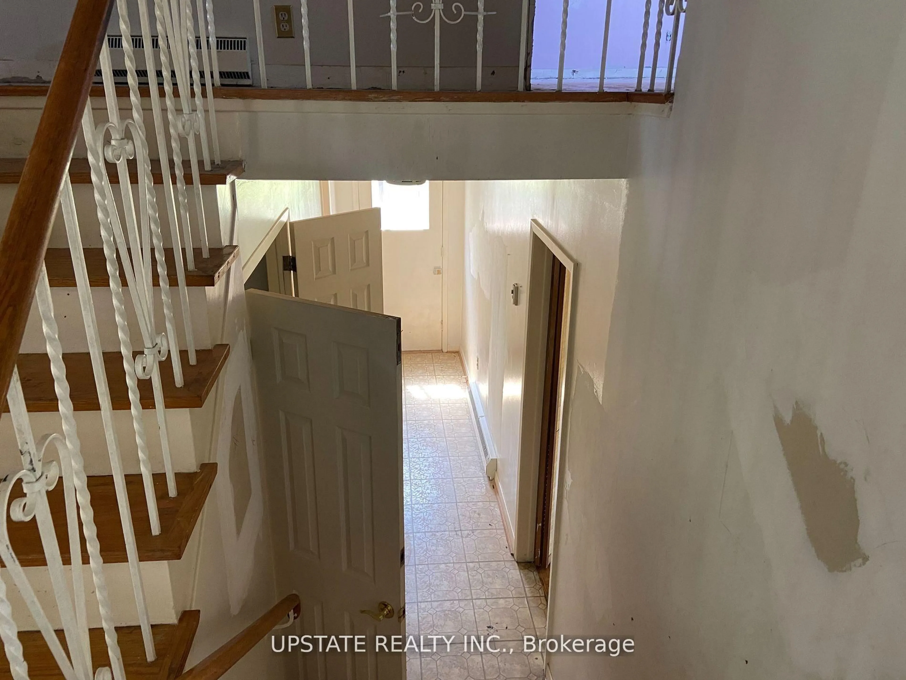 Unknown for 2252 Kilgorie Crt, Mississauga Ontario L4Y 1X5