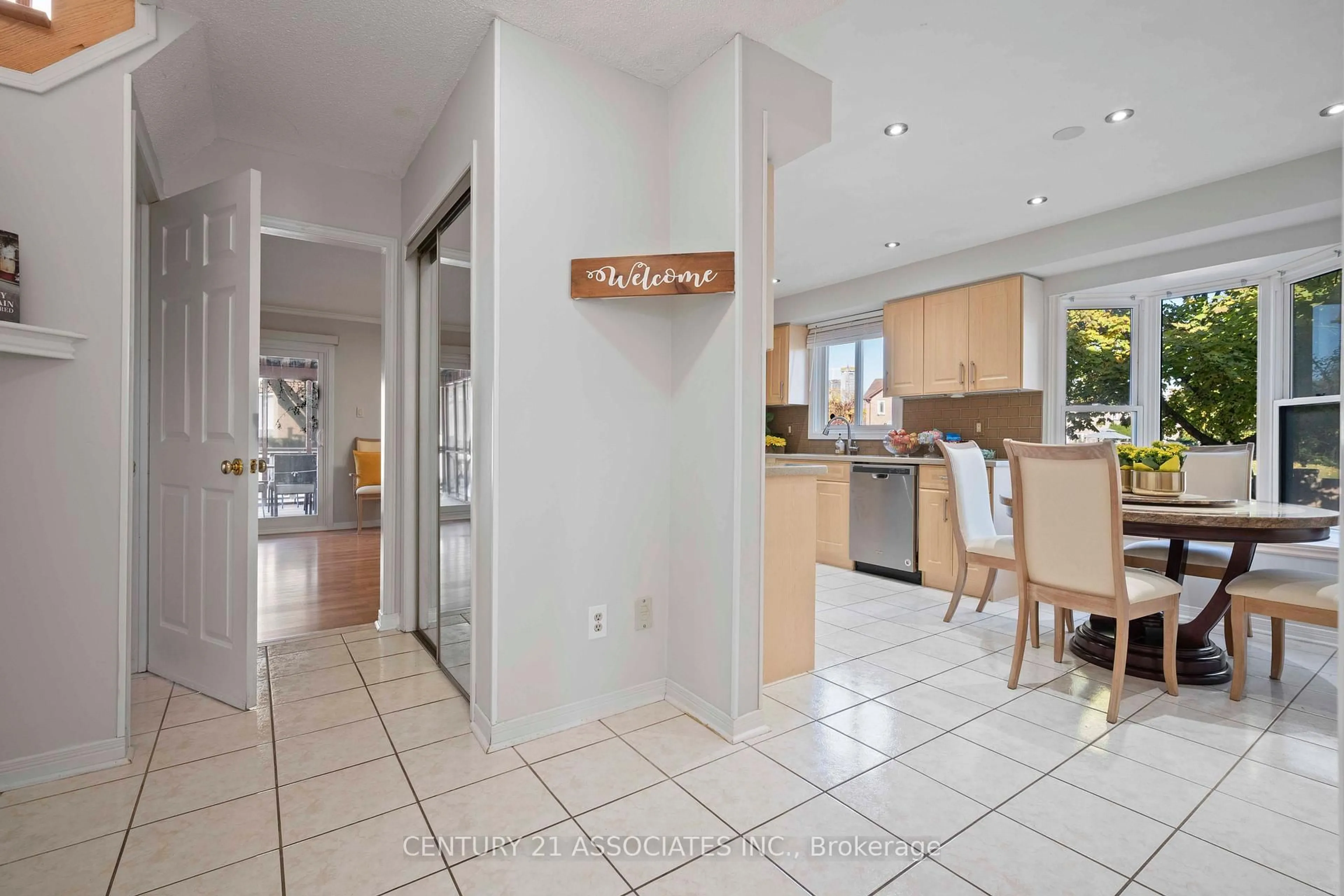 Unknown for 144 Lech Walesa Dr, Mississauga Ontario L5B 3G9