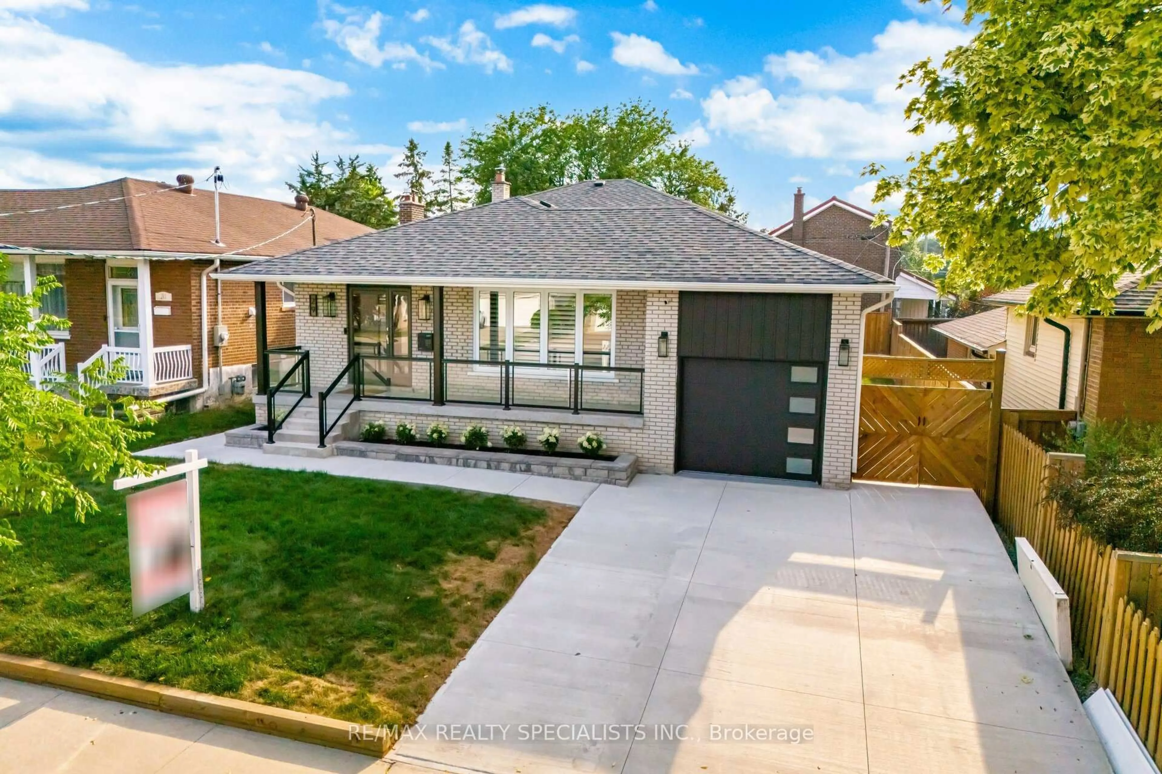 A pic from outside/outdoor area/front of a property/back of a property/a pic from drone, street for 29 Norfield Cres, Toronto Ontario M9W 1X5
