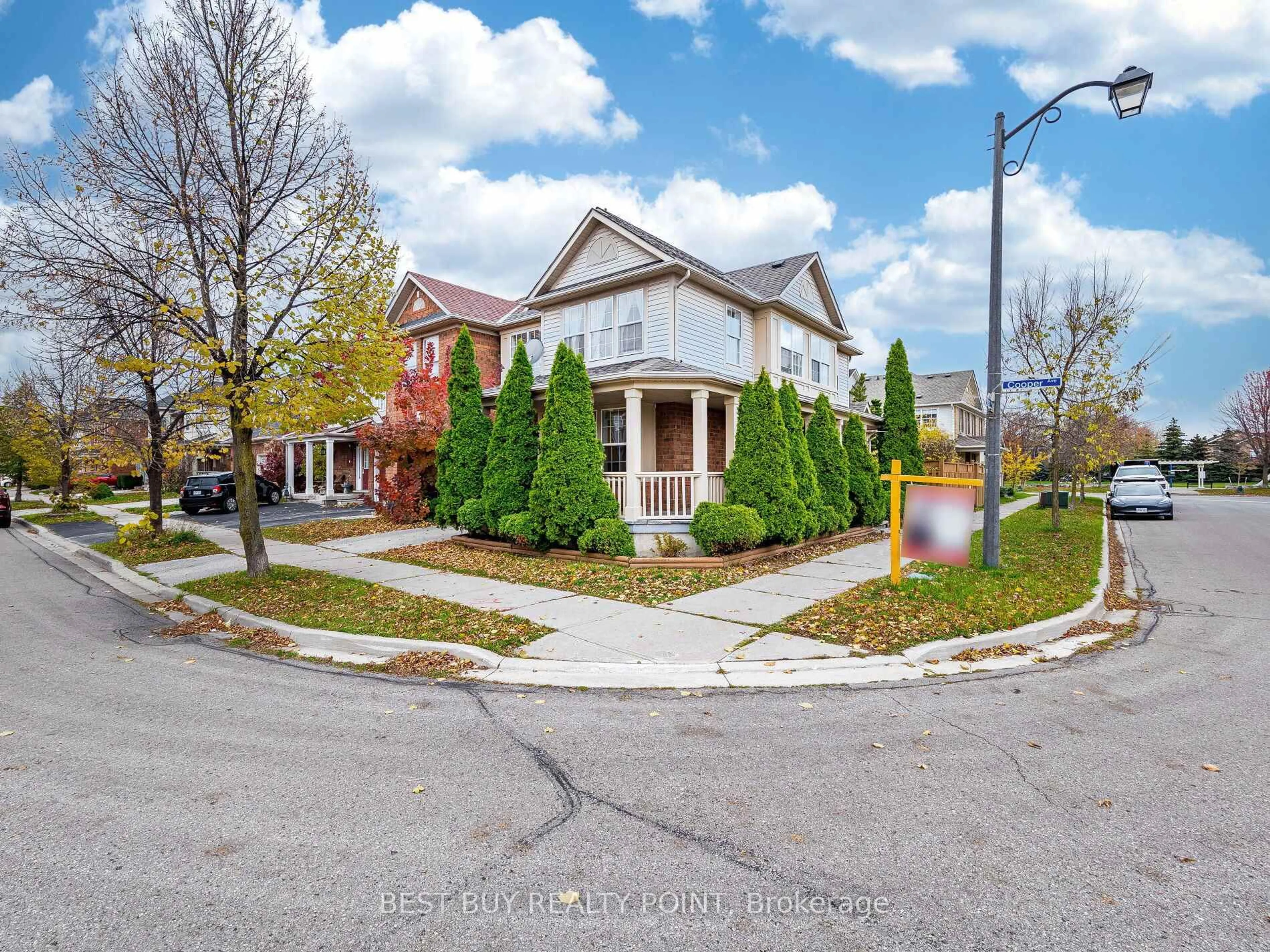 Home with brick exterior material, street for 1050 Cooper Ave, Milton Ontario L9T 5W6