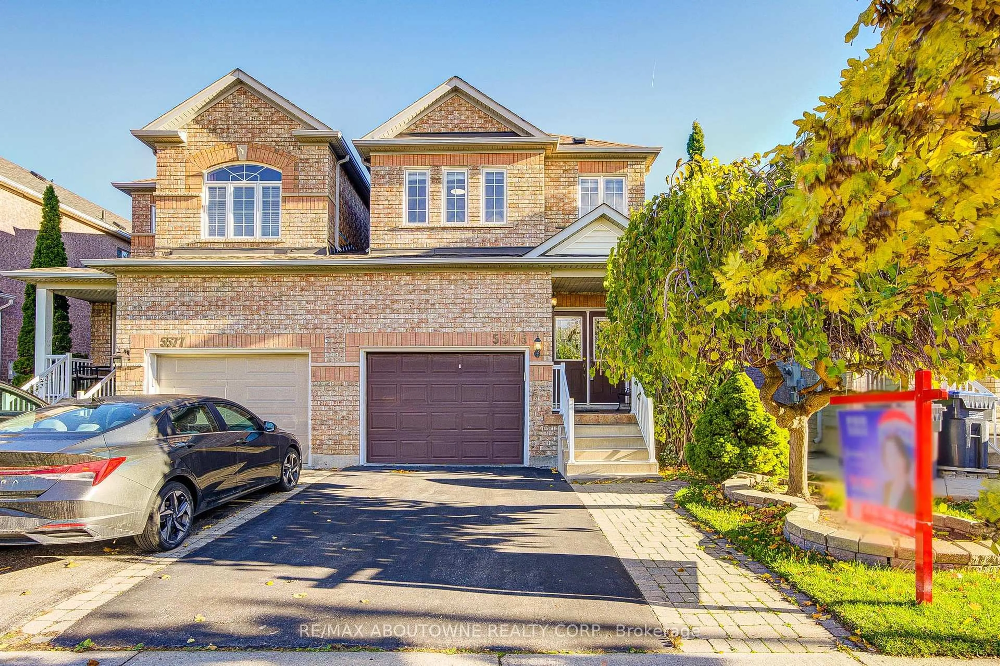 Home with brick exterior material, street for 5575 Margarita Cres, Mississauga Ontario L5M 6Z2
