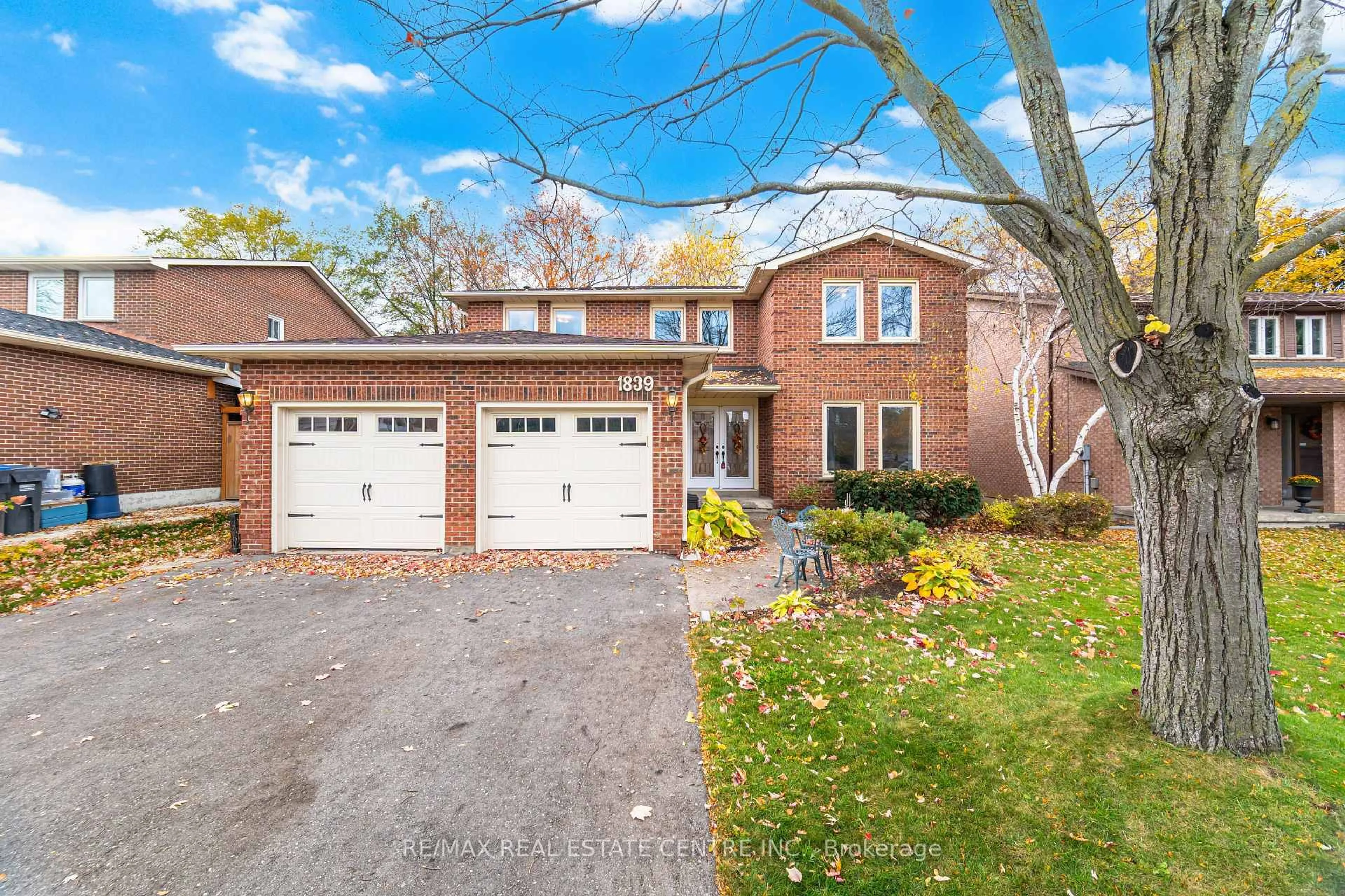 Home with brick exterior material, street for 1839 Audubon Blvd, Mississauga Ontario L4W 3X4