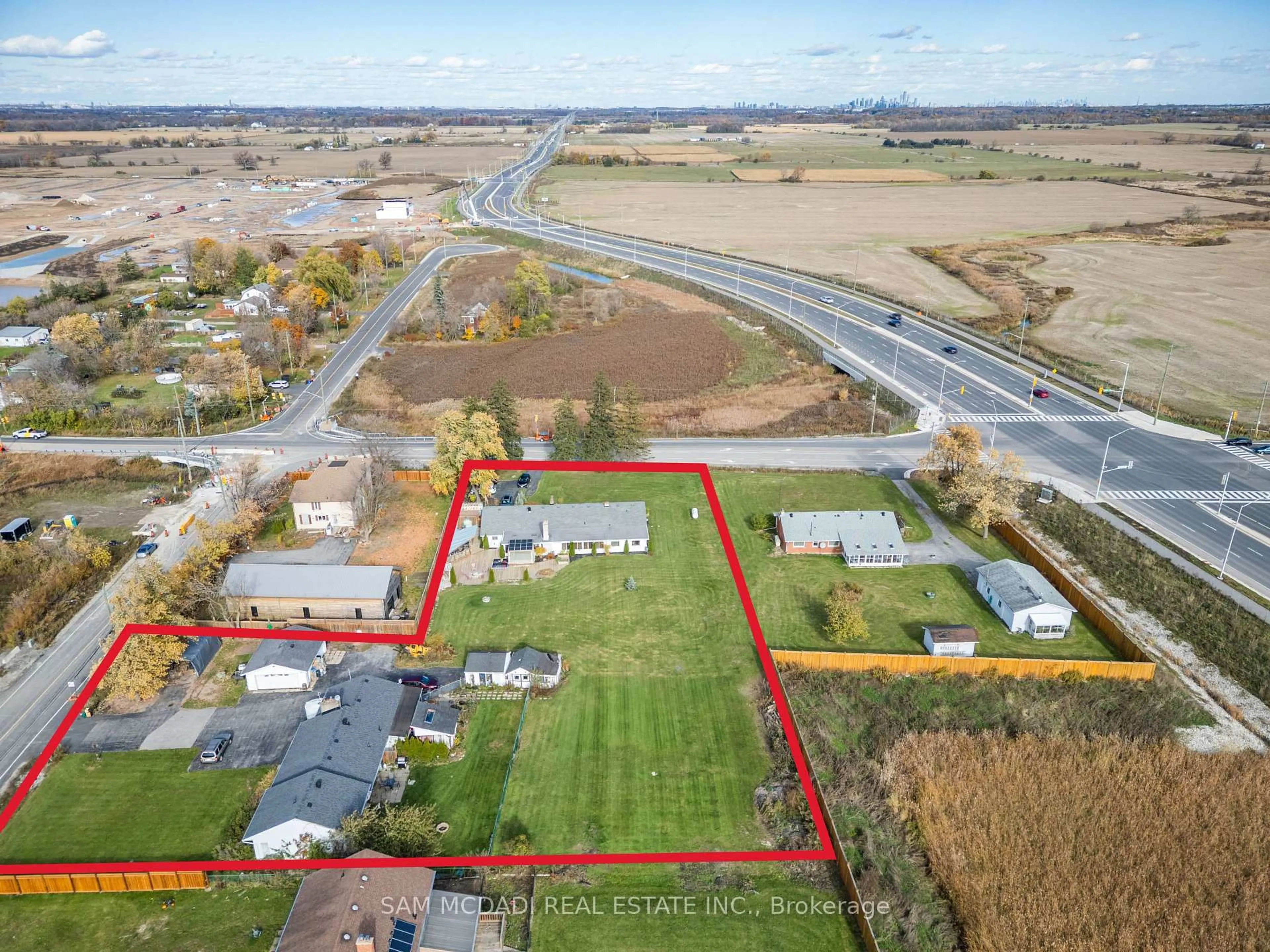 A pic from outside/outdoor area/front of a property/back of a property/a pic from drone, street for 5784 & 9920 Fourth Line & Britannia Rd, Milton Ontario L9T 2X8