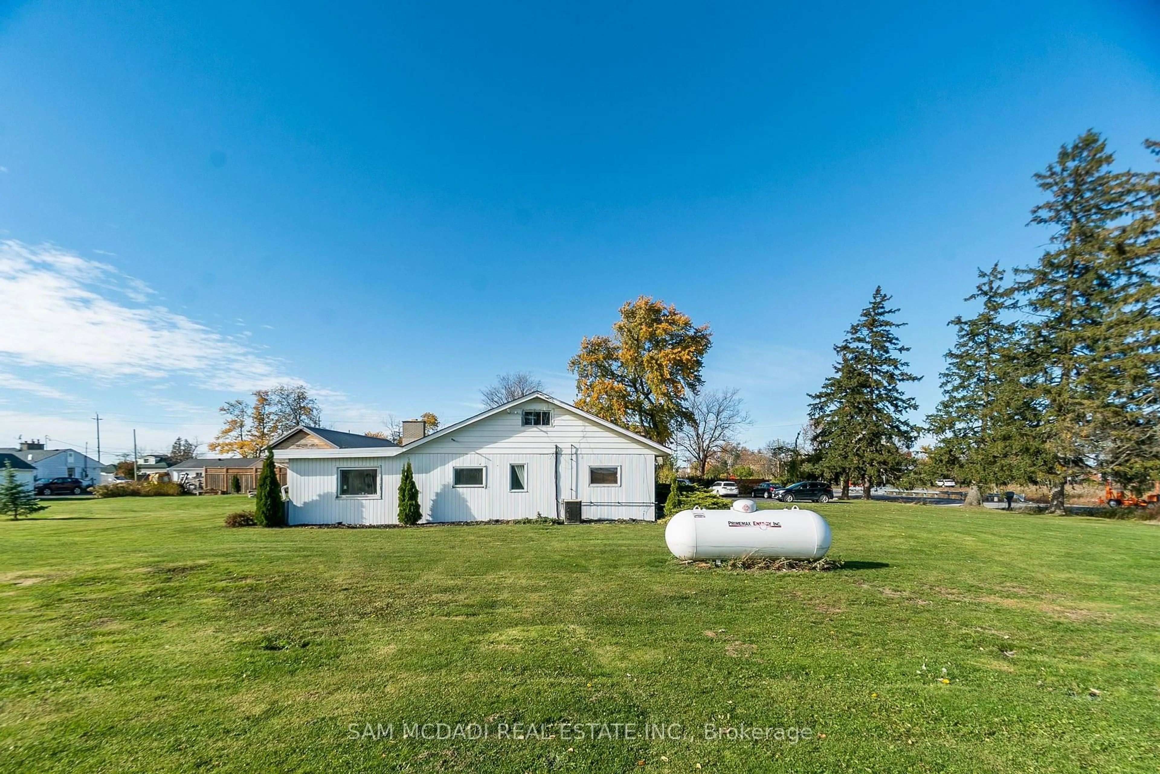 A pic from outside/outdoor area/front of a property/back of a property/a pic from drone, water/lake/river/ocean view for 5784 & 9920 Fourth Line & Britannia Rd, Milton Ontario L9T 2X8