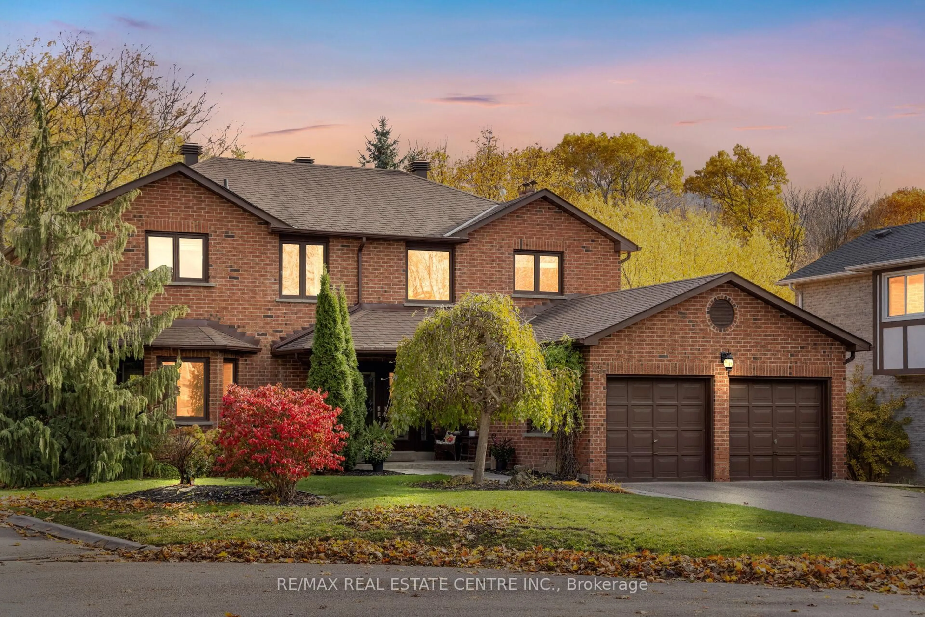 Home with brick exterior material, street for 25 Brookbank Crt, Brampton Ontario L6Z 3G4