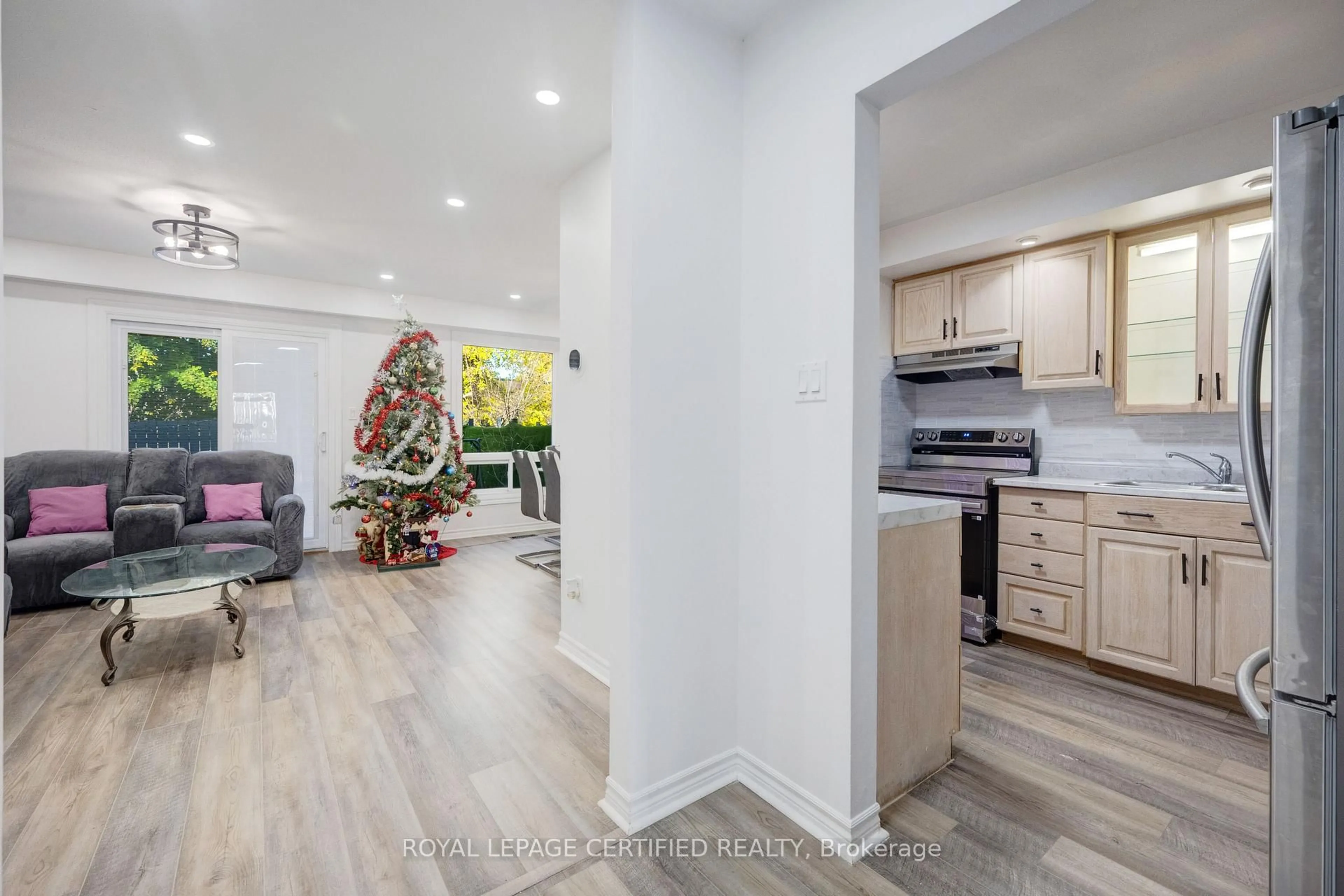 Open concept kitchen, unknown for 375 ONTARIO St, Milton Ontario L9T 3J3